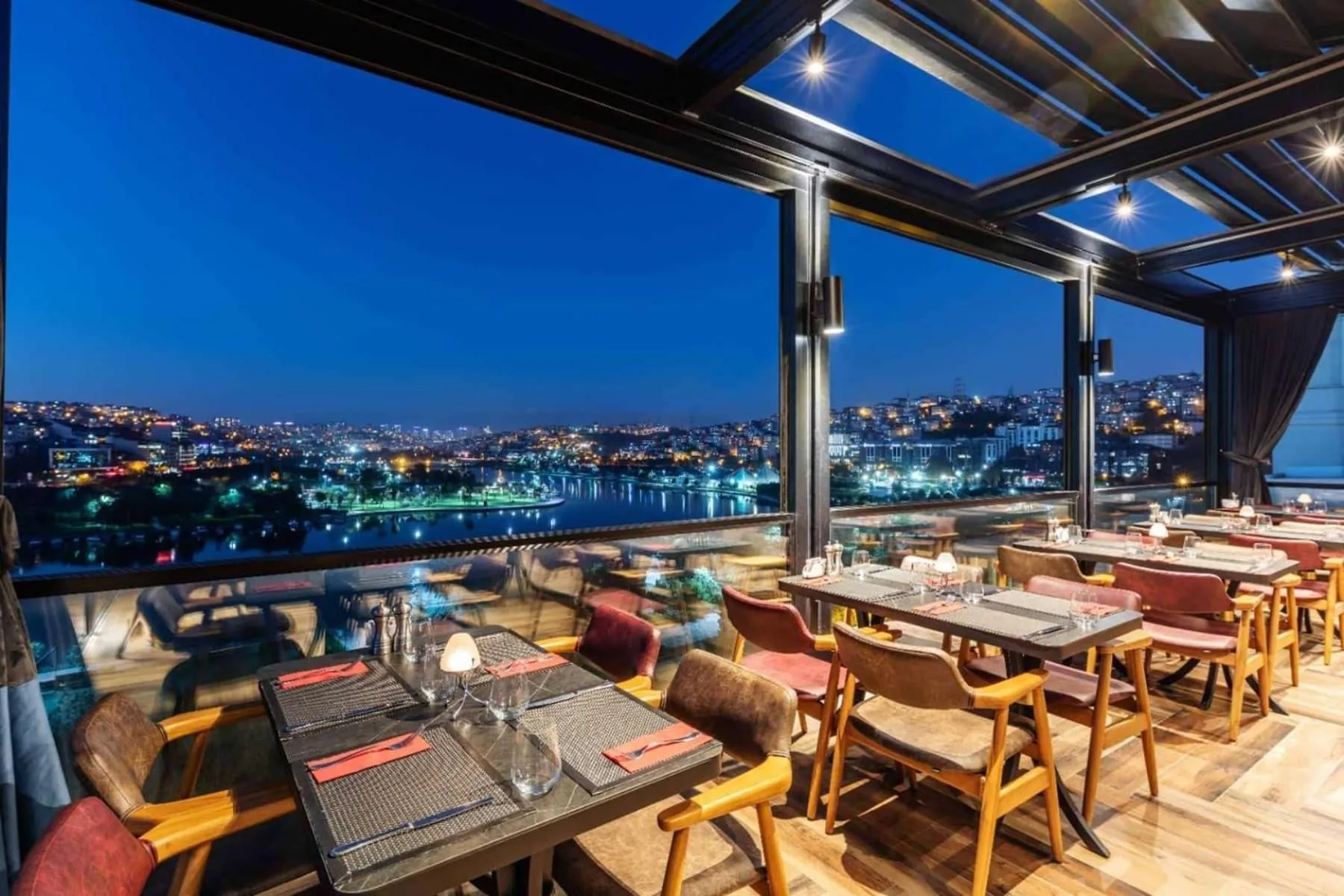 Restaurant/places to eat in Ramada by Wyndham Istanbul Golden Horn