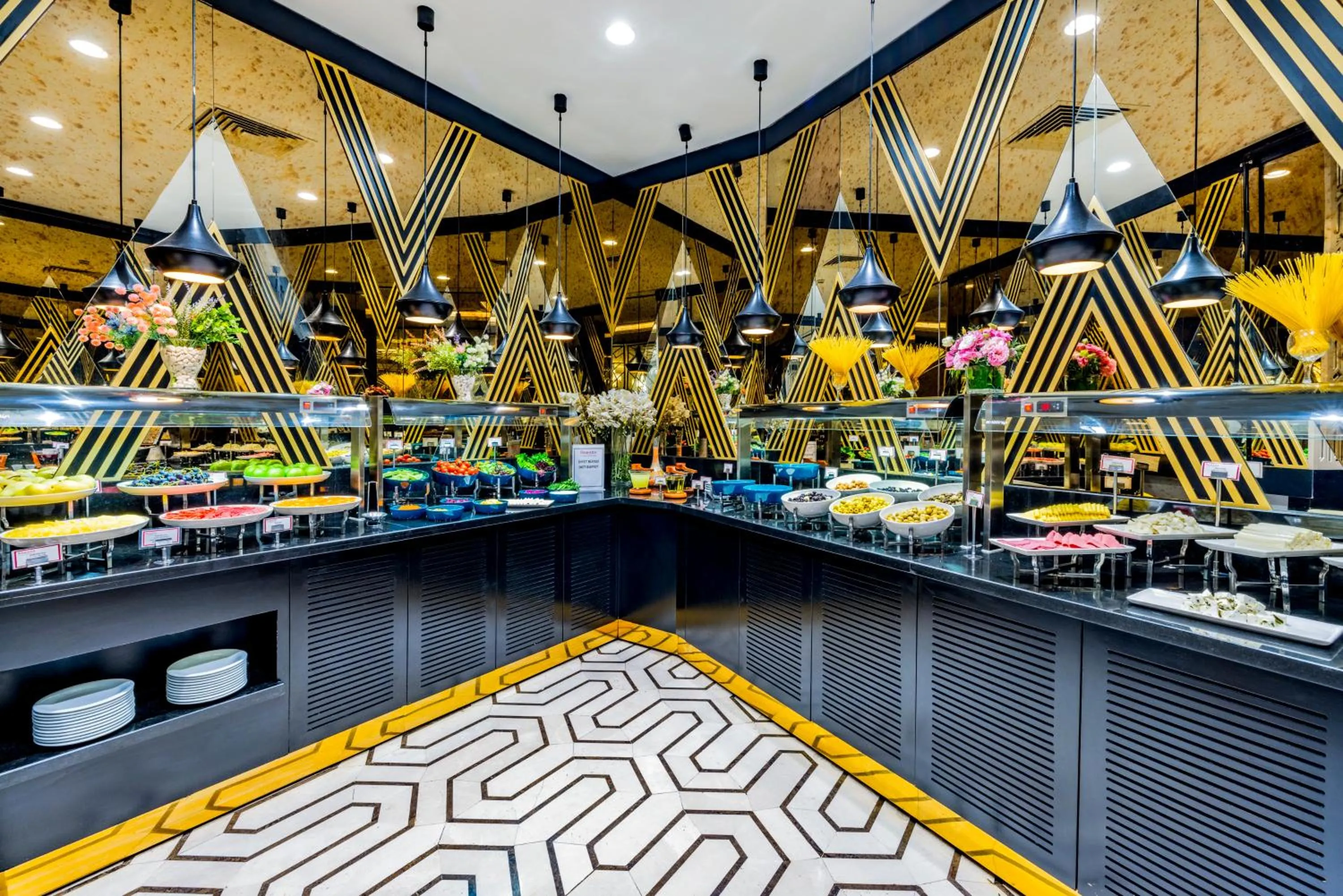 Food and drinks in Ramada by Wyndham Istanbul Golden Horn