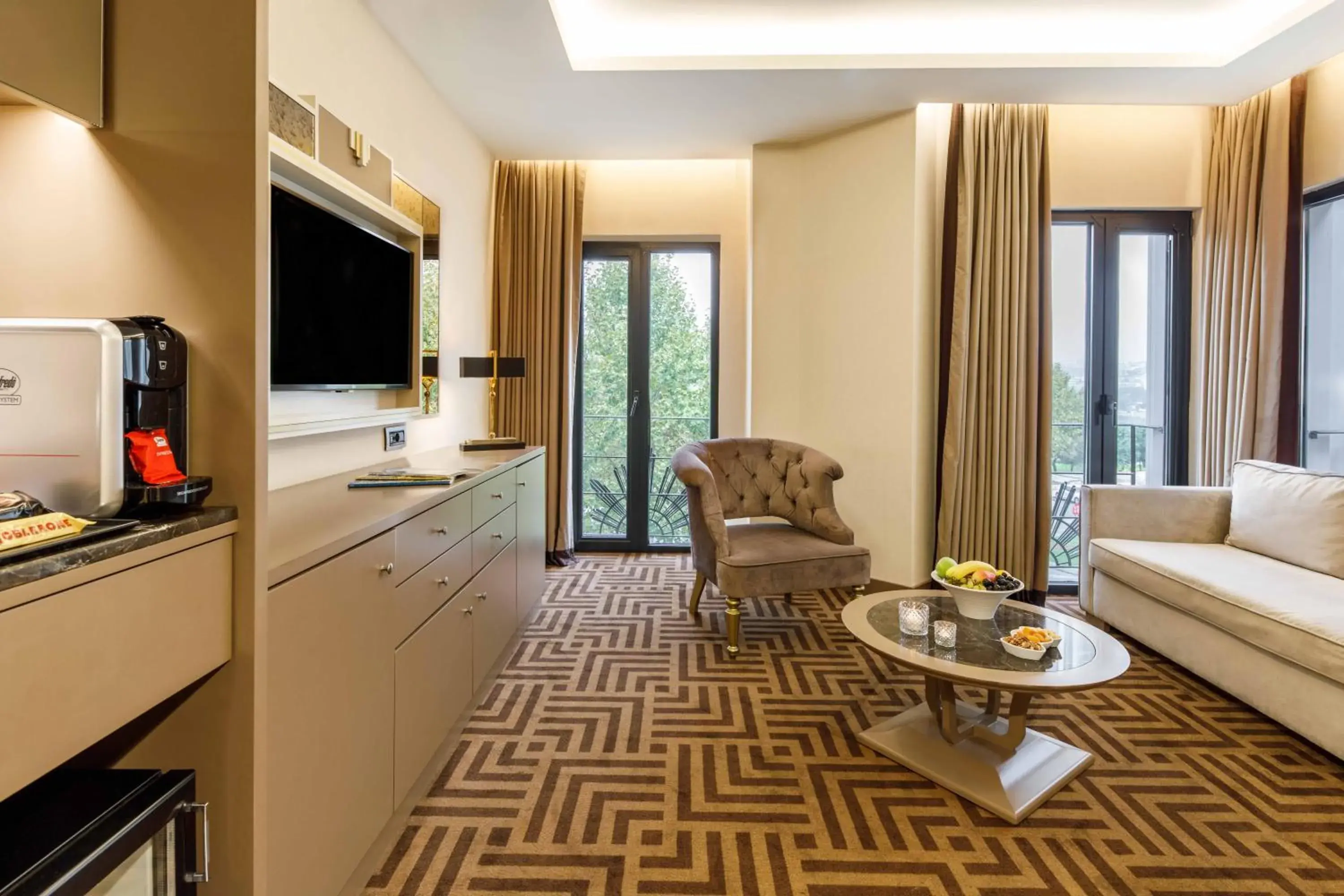 King Suite with City View in Ramada by Wyndham Istanbul Golden Horn King Suite with City View in Ramada by Wyndham Istanbul Golden Horn