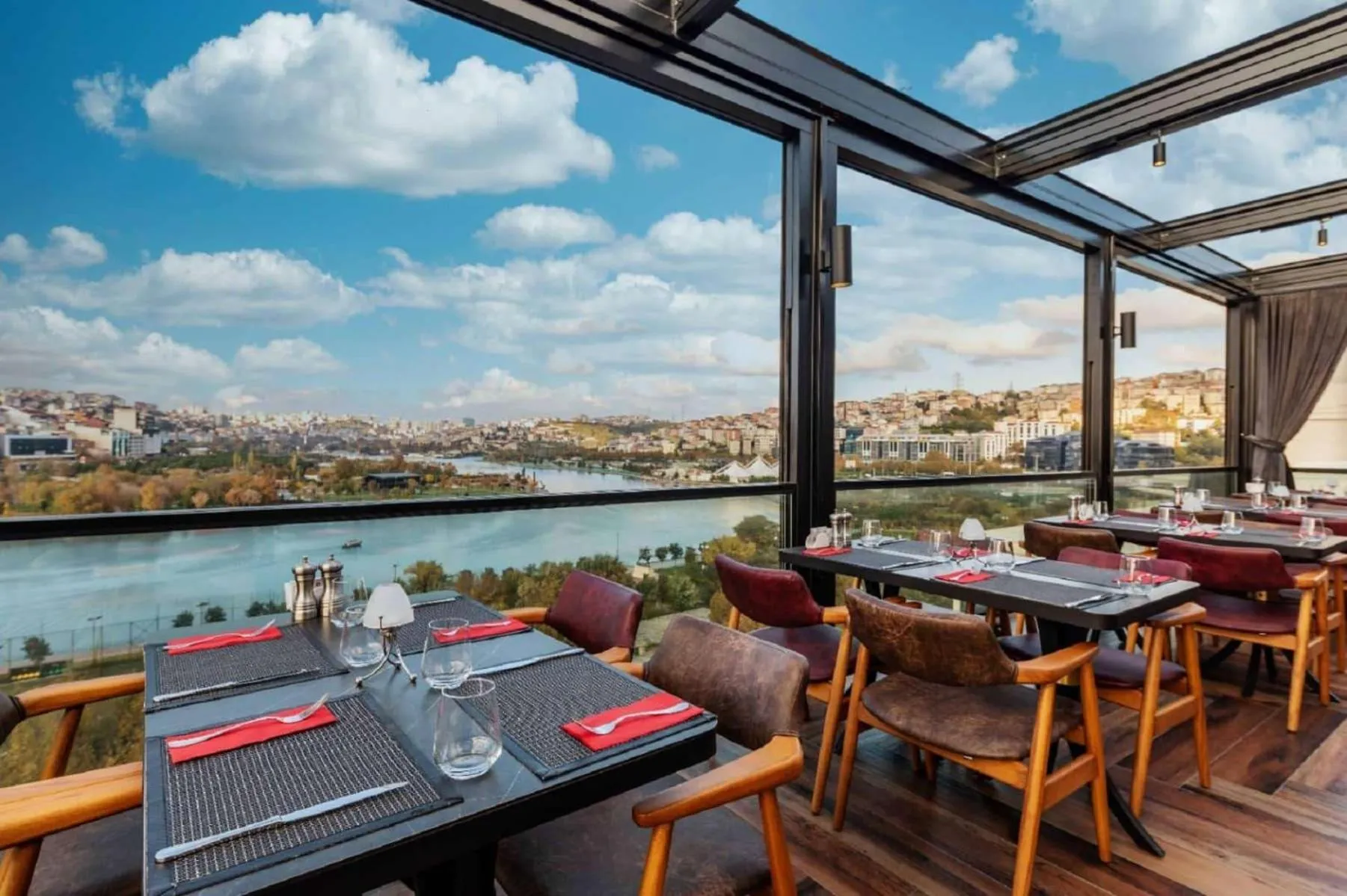 Restaurant/places to eat in Ramada by Wyndham Istanbul Golden Horn