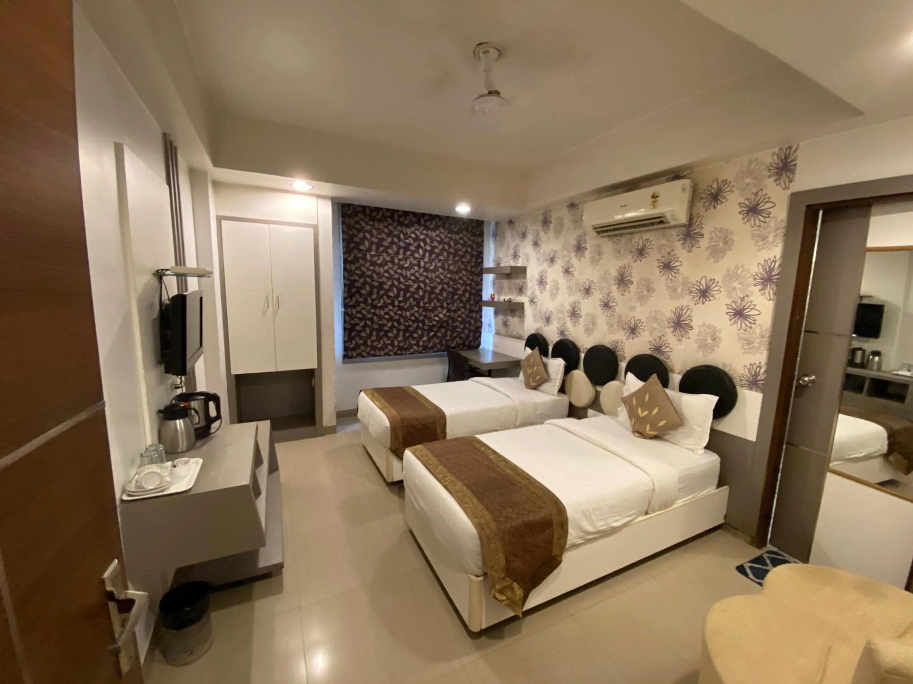 Bedroom, Bed in Starlit Select Nirvana