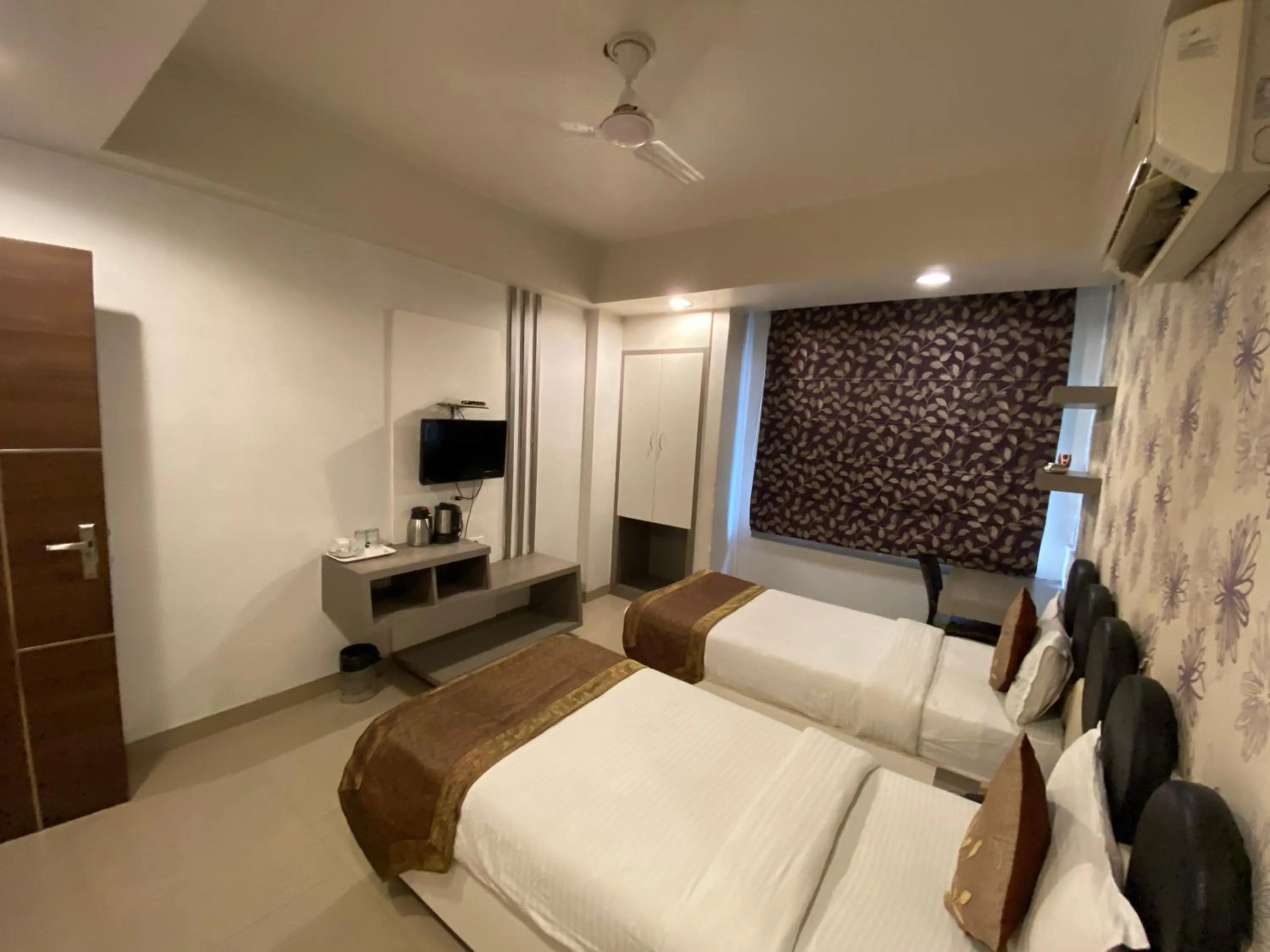 Bedroom, Bed in Starlit Select Nirvana