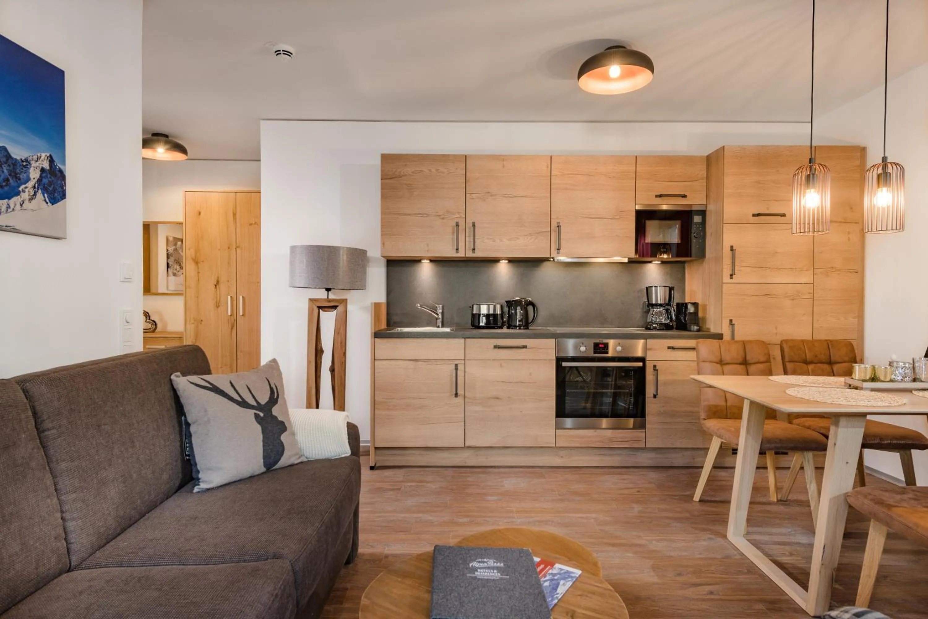 Kitchen or kitchenette in AlpenParks Hotel & Apartment Hochkönig