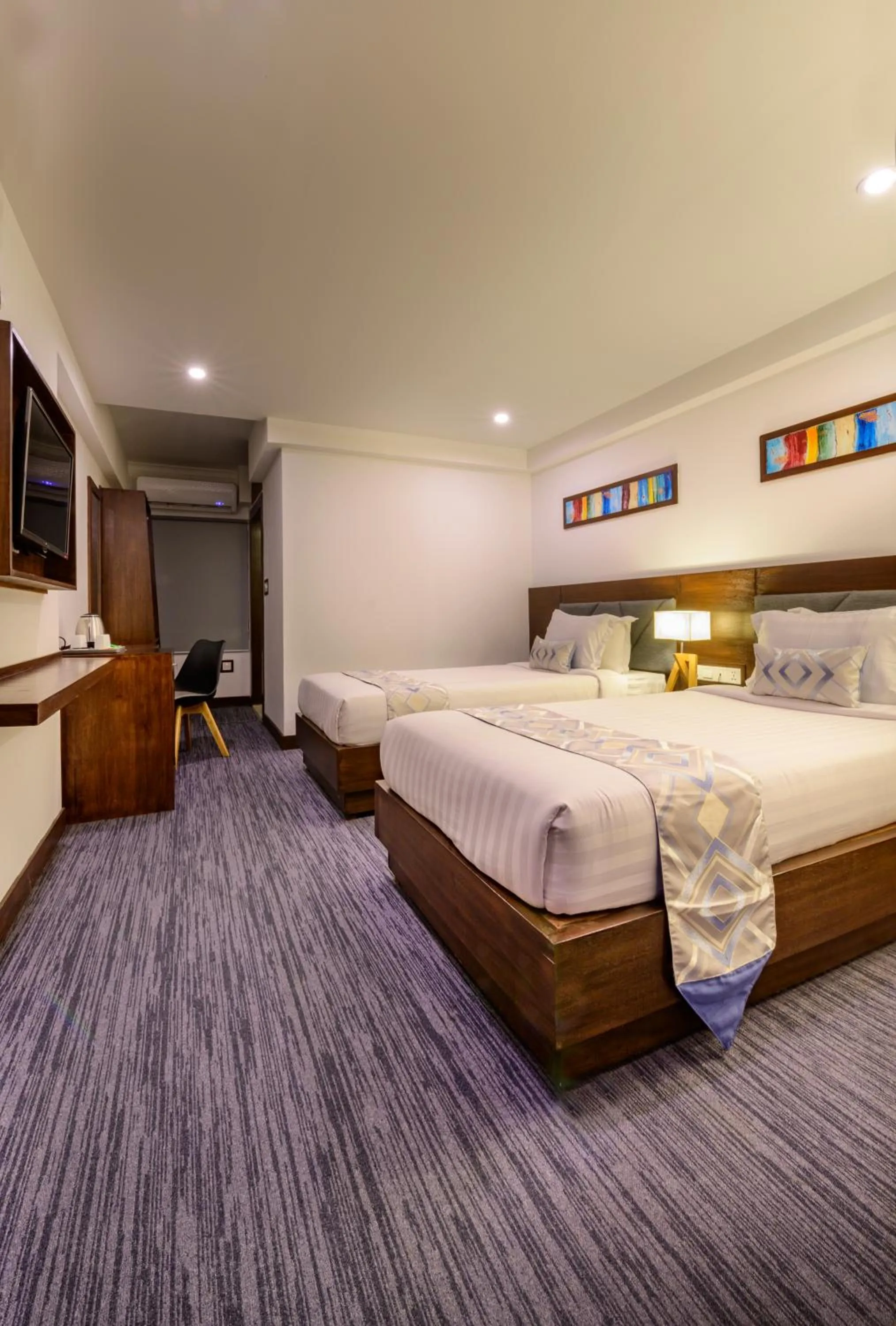 View (from property/room), Bed in Hotel Zakaria International