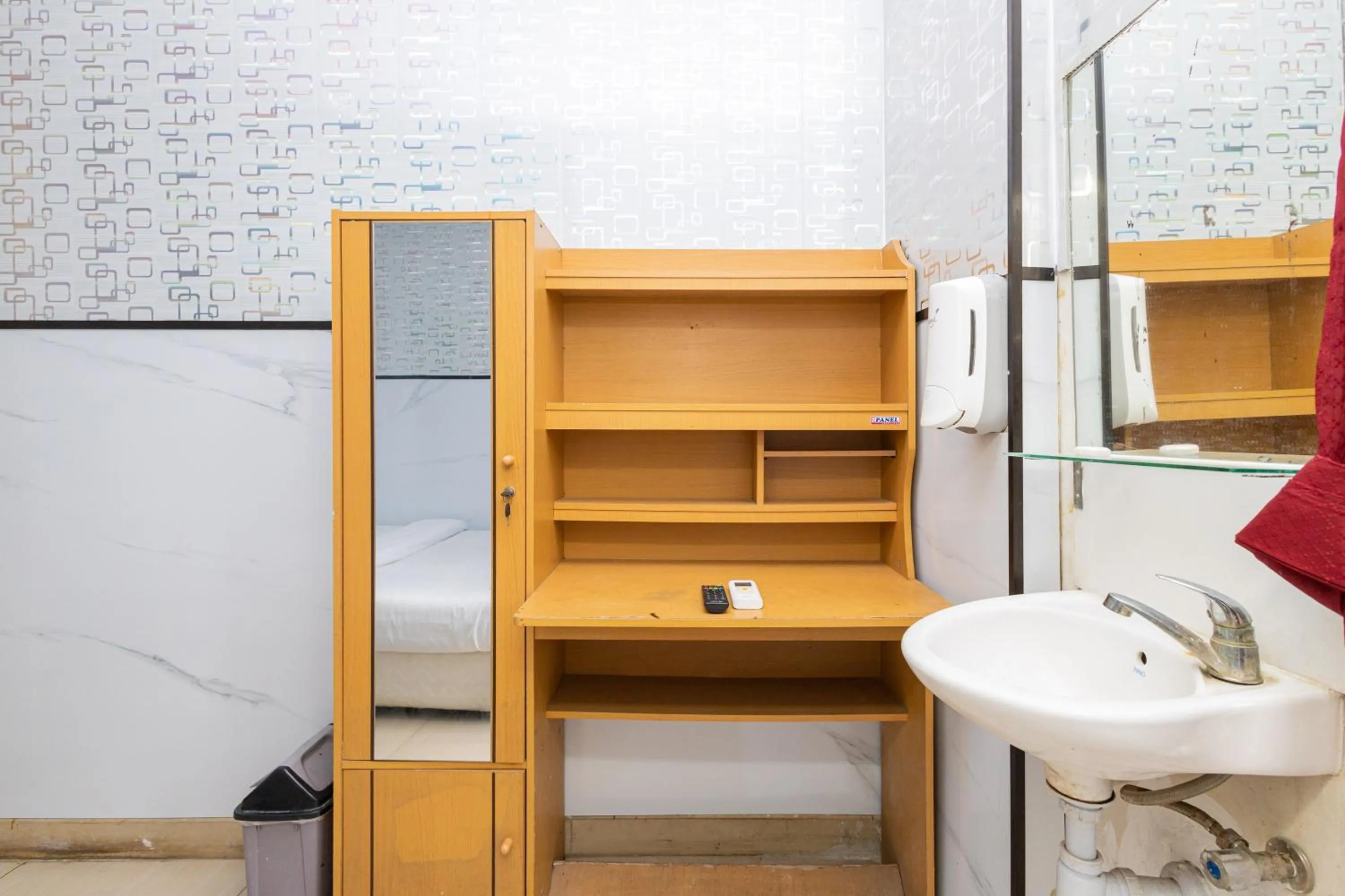 Bathroom in Alfa Guesthouse Serpong Mitra RedDoorz