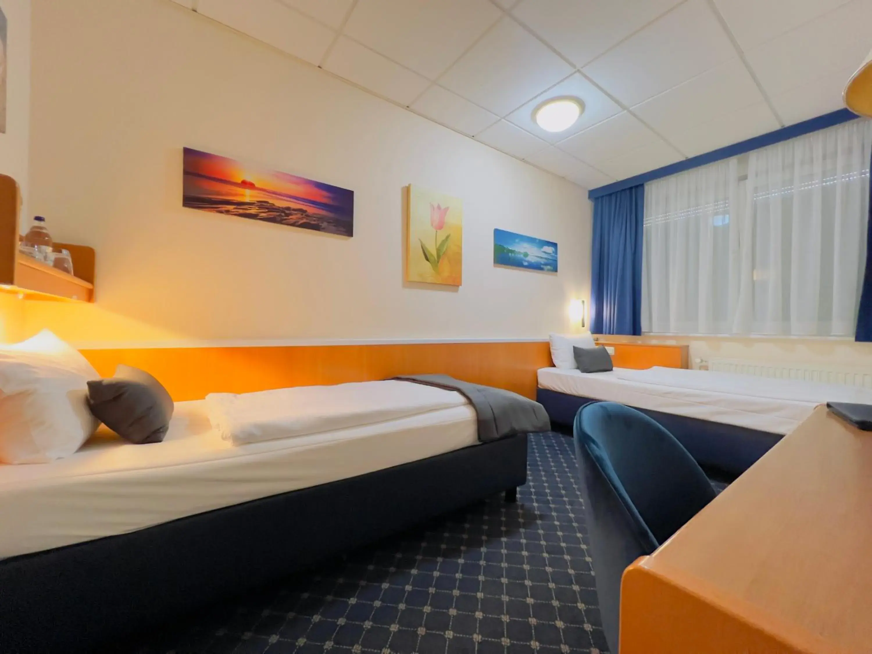 Comfort Twin Room in Elbbrücken Hotel Comfort Twin Room in Elbbrücken Hotel