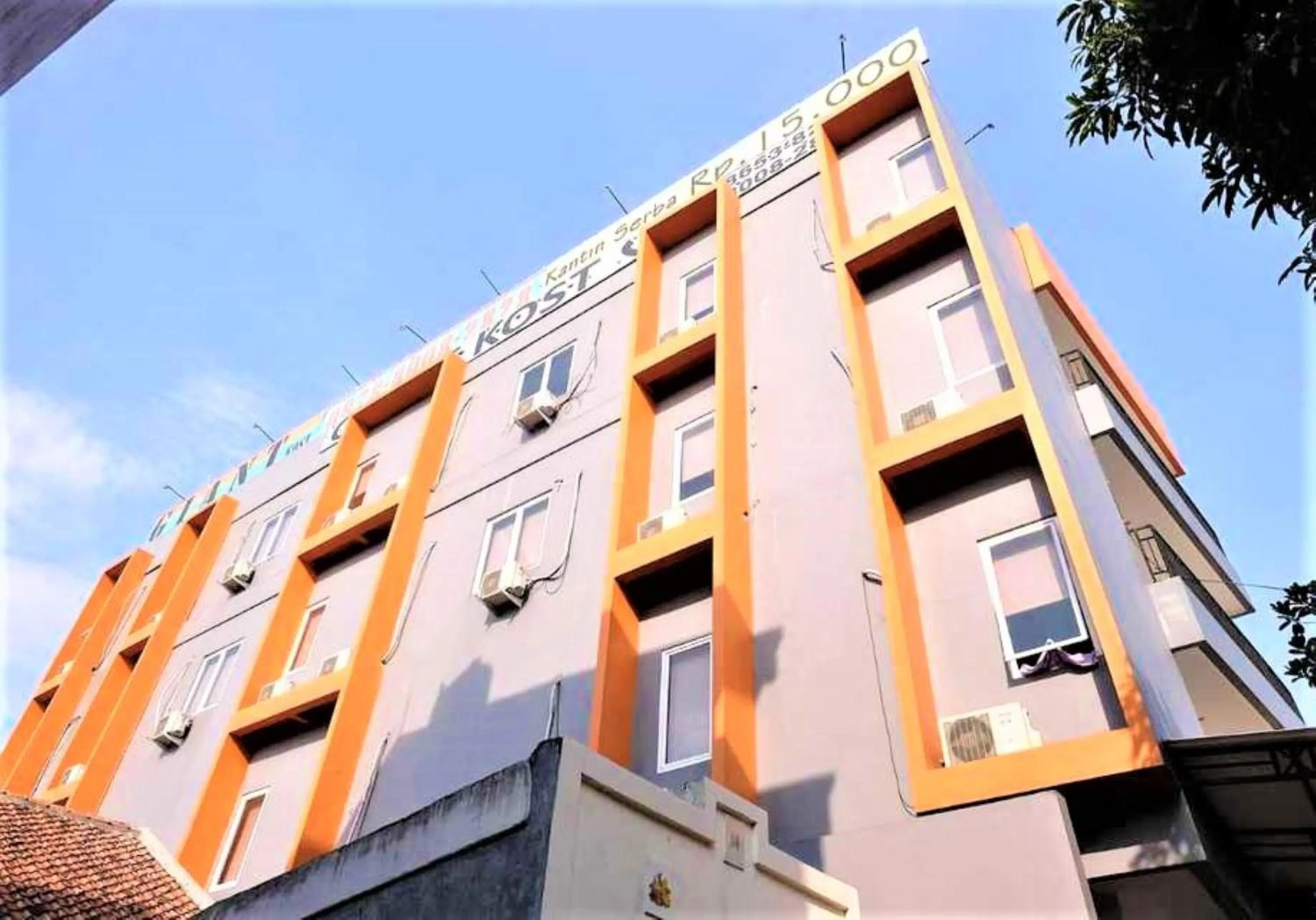 Property building in Giant Kost