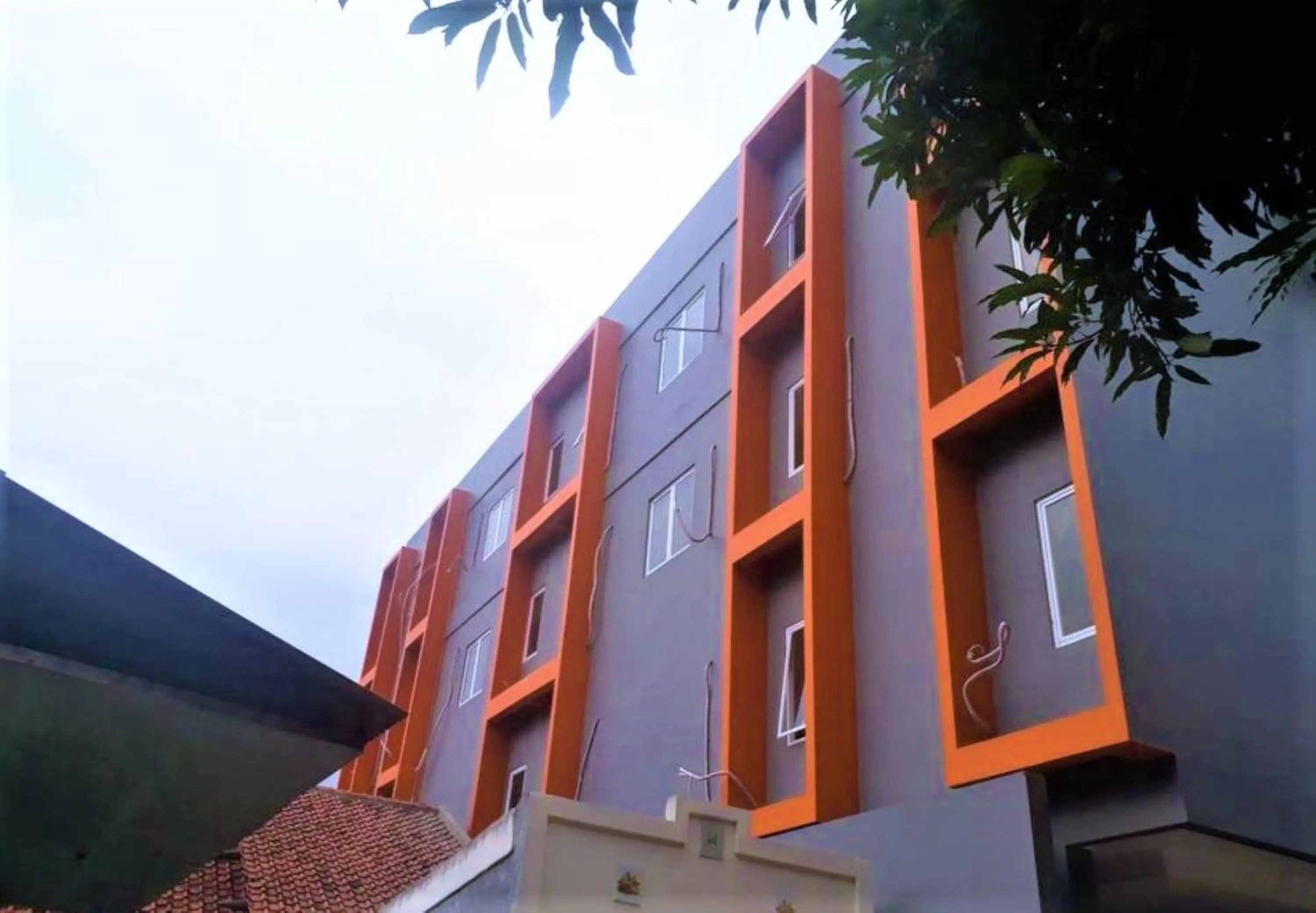 Property building in Giant Kost