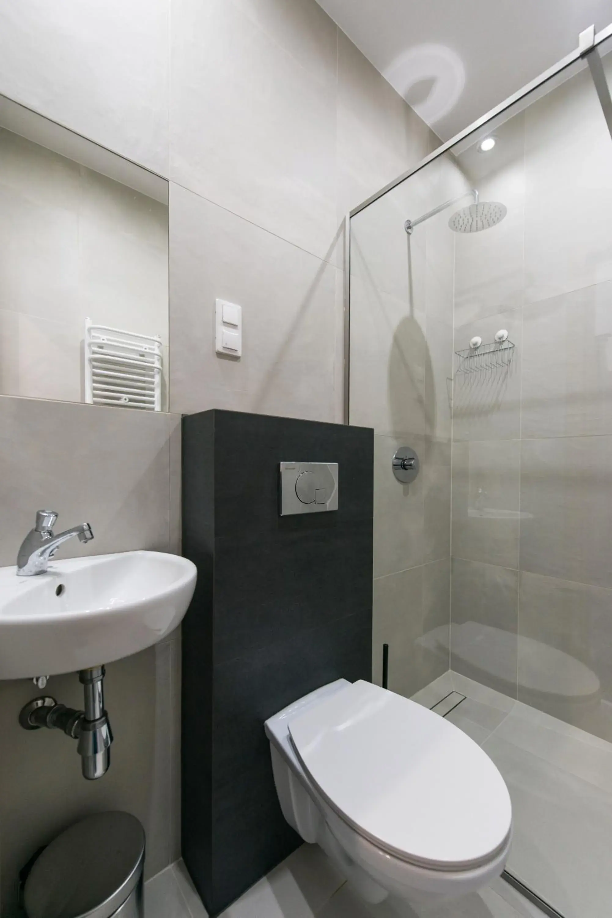 Hostel SMS FREE PARKING Hostel SMS FREE PARKING