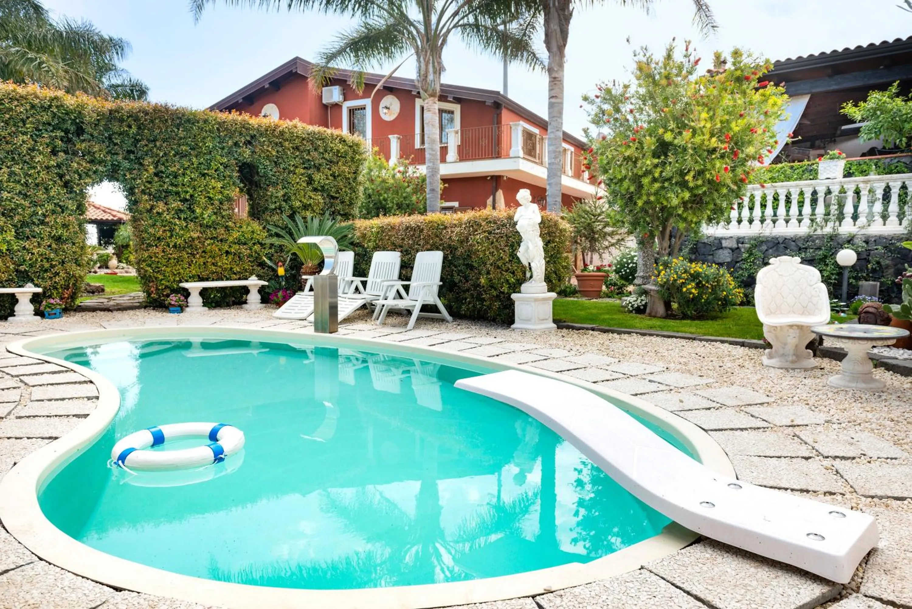 Swimming pool in Ai confini dell Etna 1