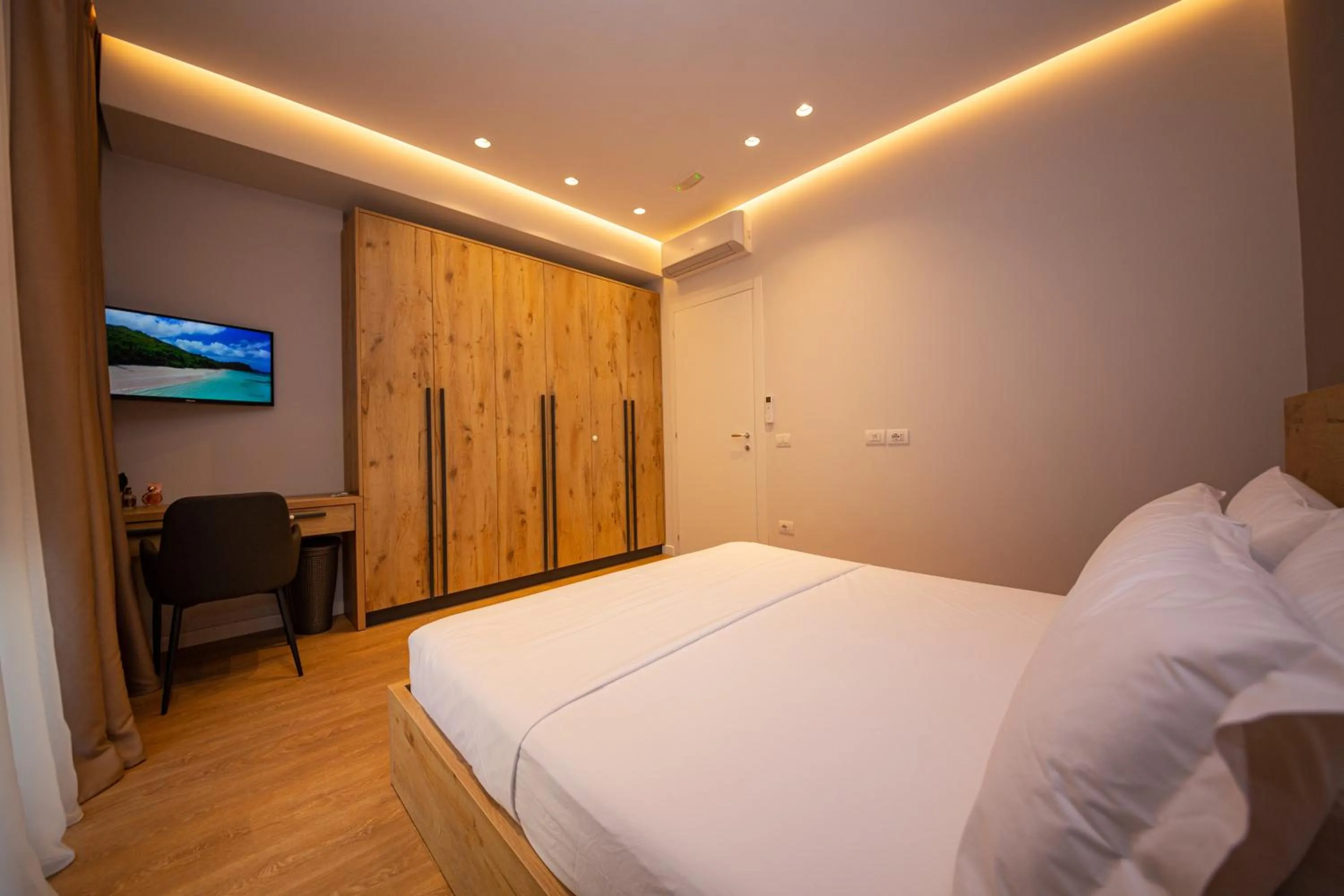 Bedroom, Bed in Central Chic Apartments