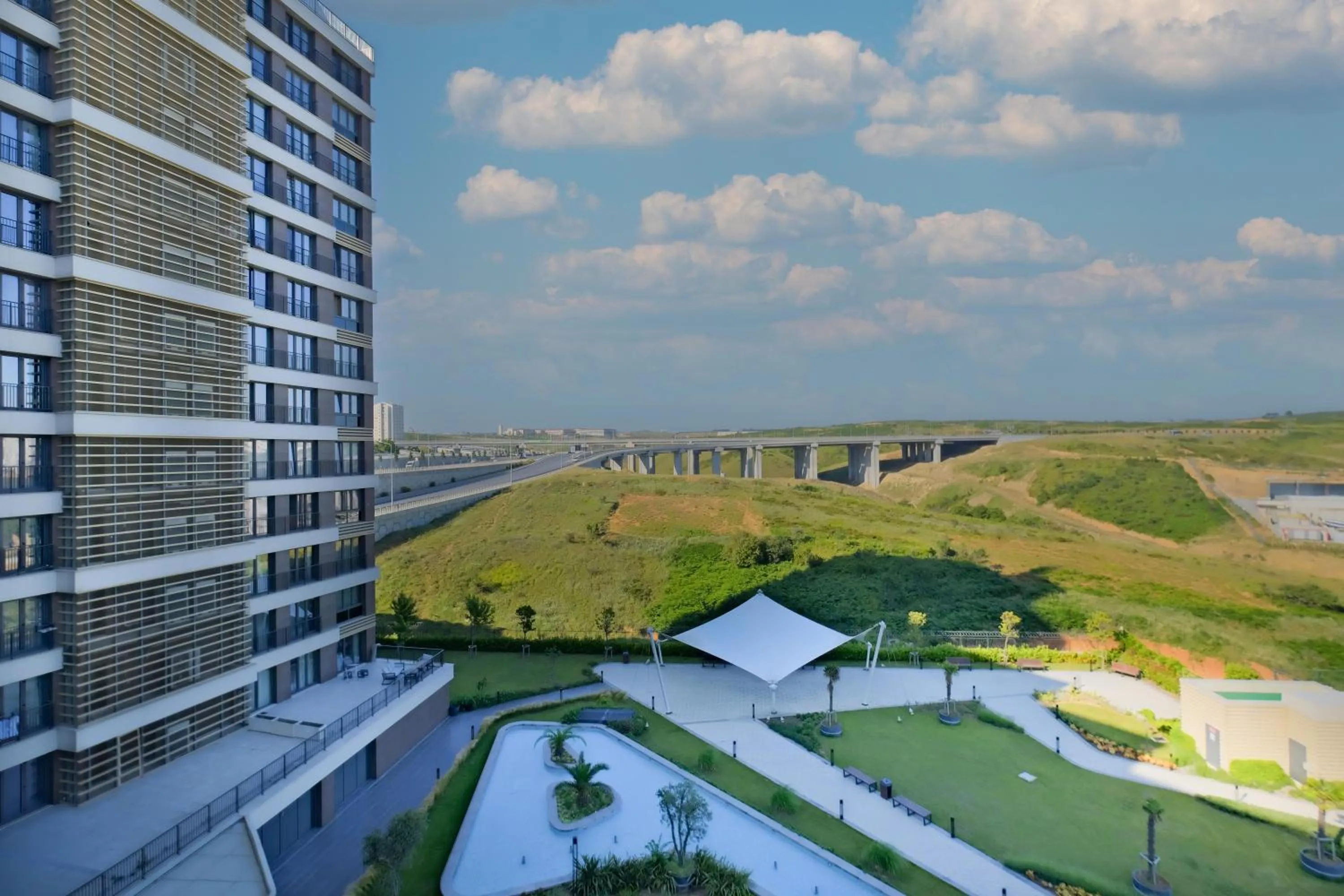 Day in Grand Residence by NewInn