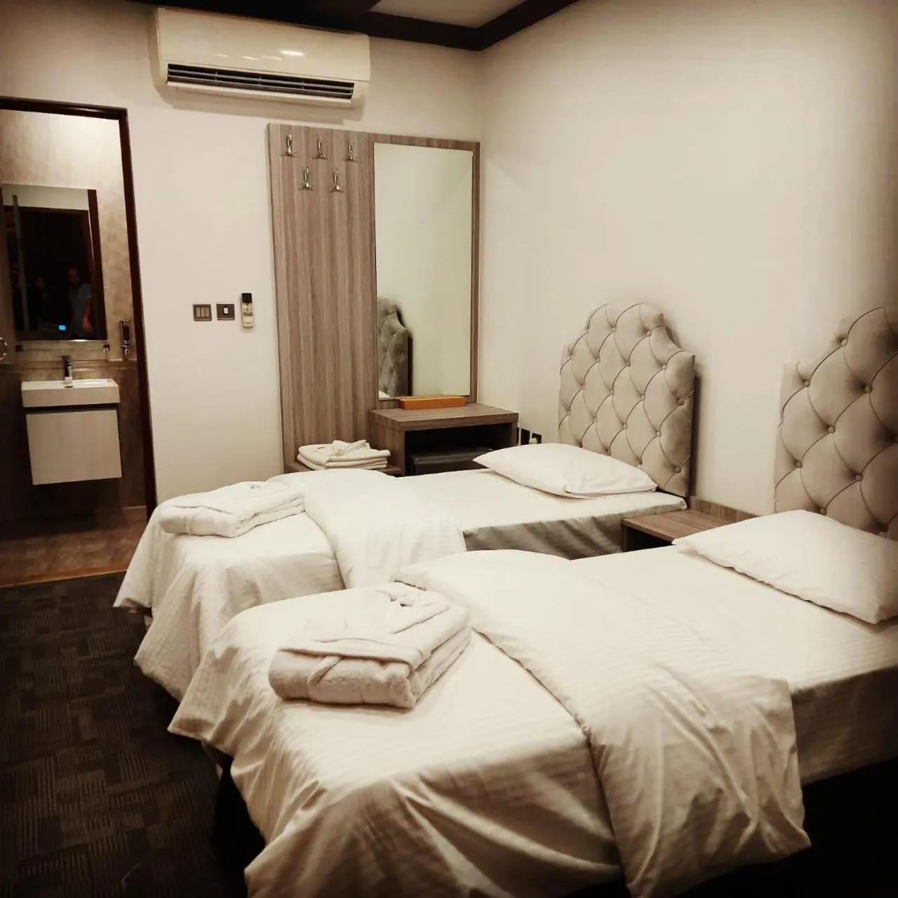 Bedroom, Bed in Daraysh Hotel