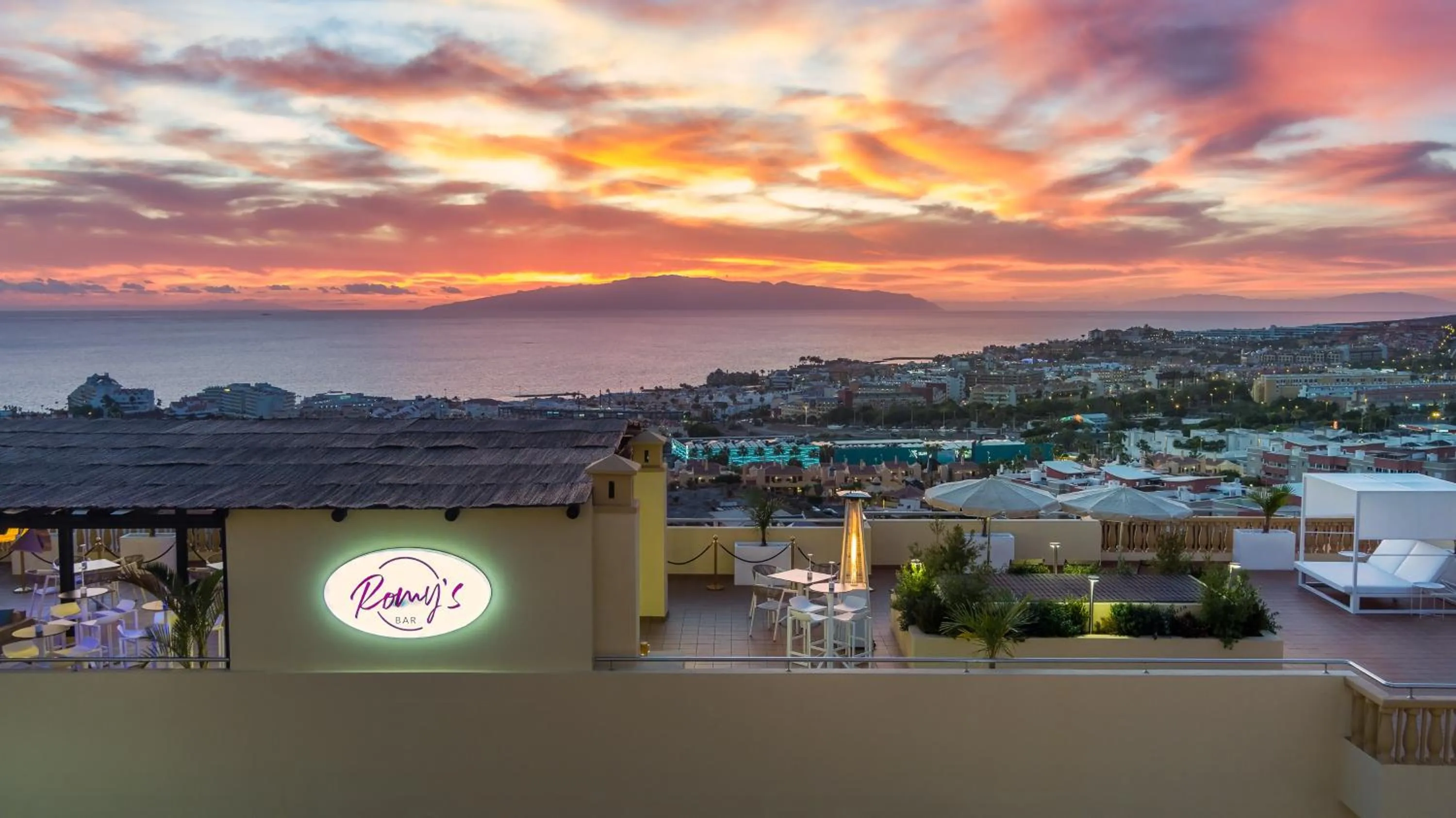 Restaurant/places to eat in Ramada Residences by Wyndham Costa Adeje