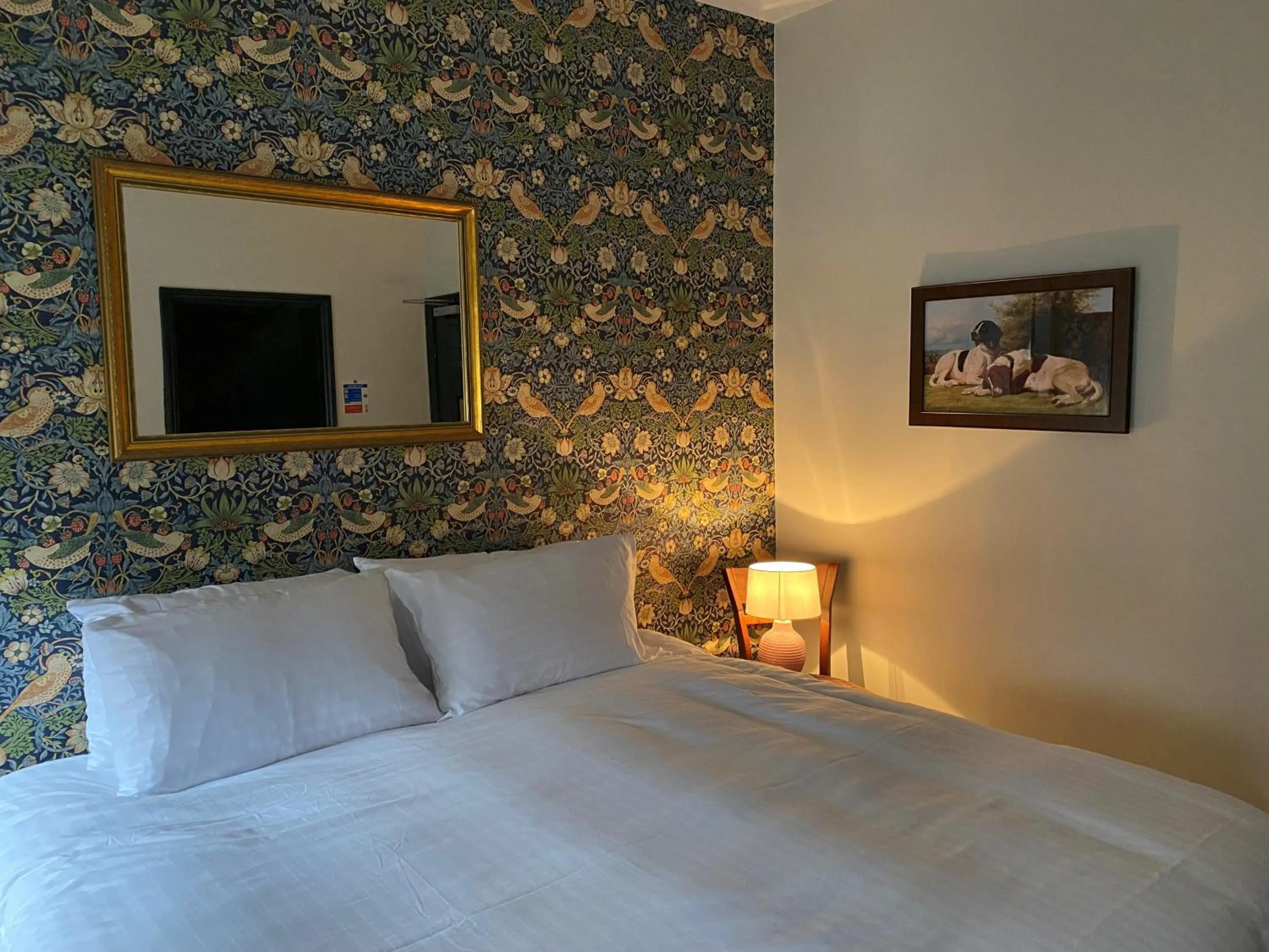 Bedroom, Bed in The Seven Stars