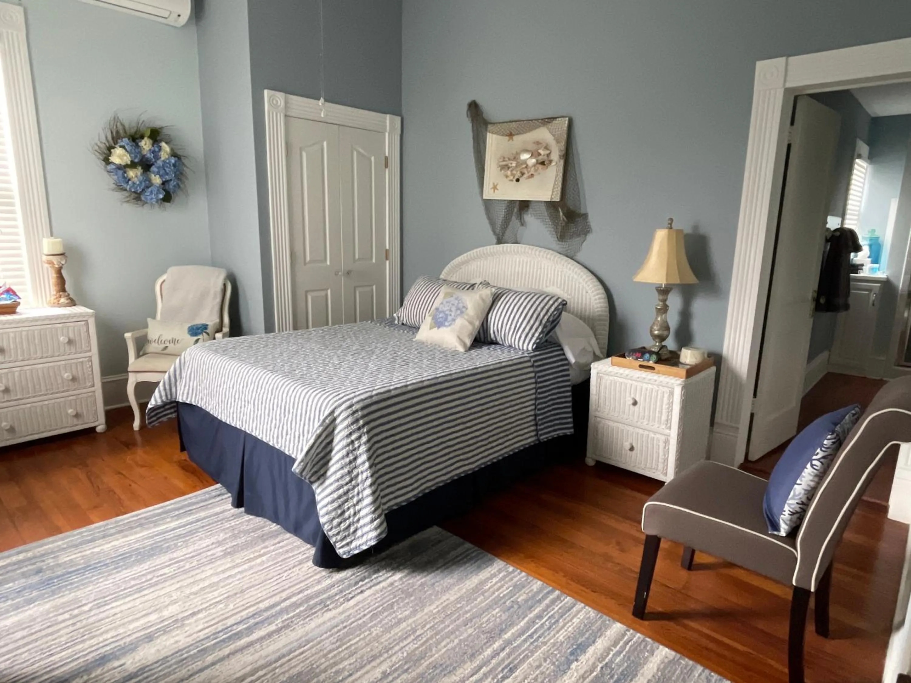 Photo of the whole room, Bed in Trowell Historic Inn