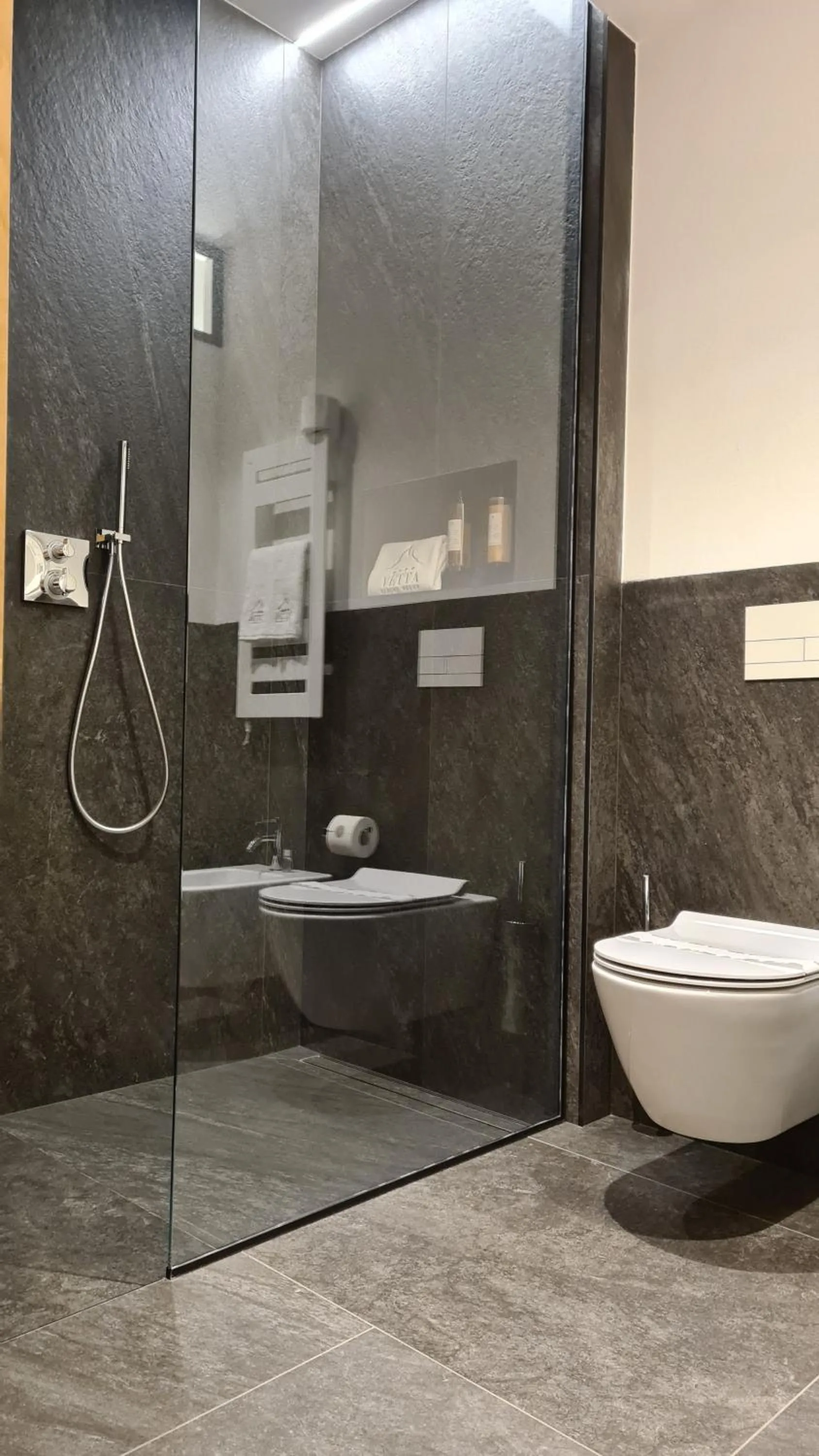 Shower in Vetta Alpine Relax