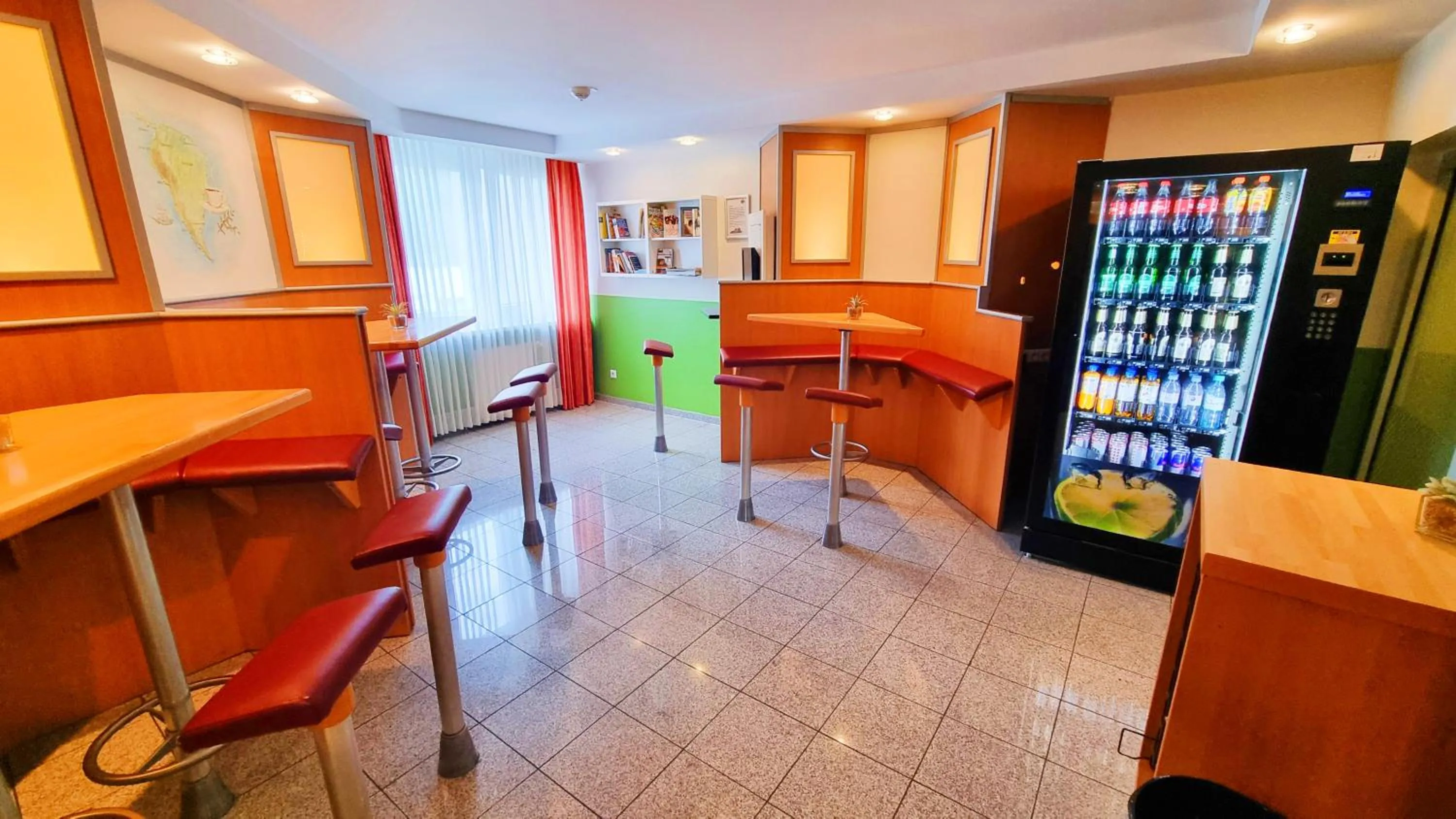 Seating area in Panorama Inn Hotel und Boardinghaus