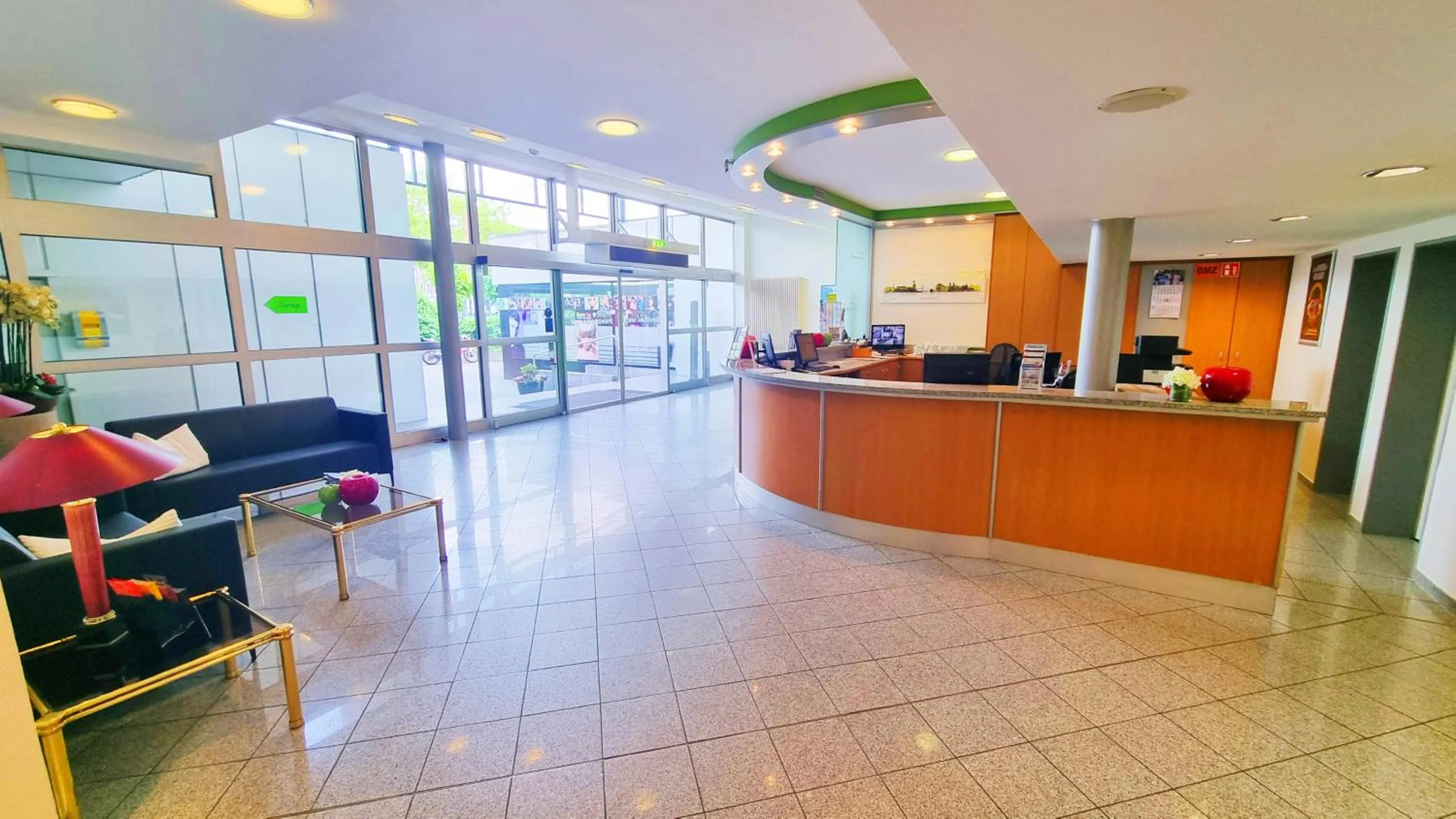 Lobby or reception in Panorama Inn Hotel und Boardinghaus