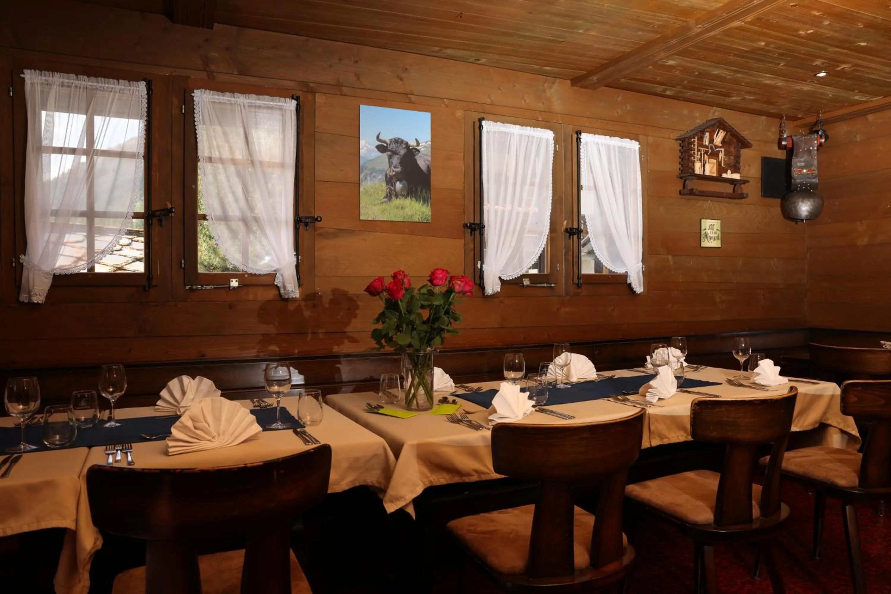 Restaurant/places to eat in Hotel Restaurant Mattmarkblick