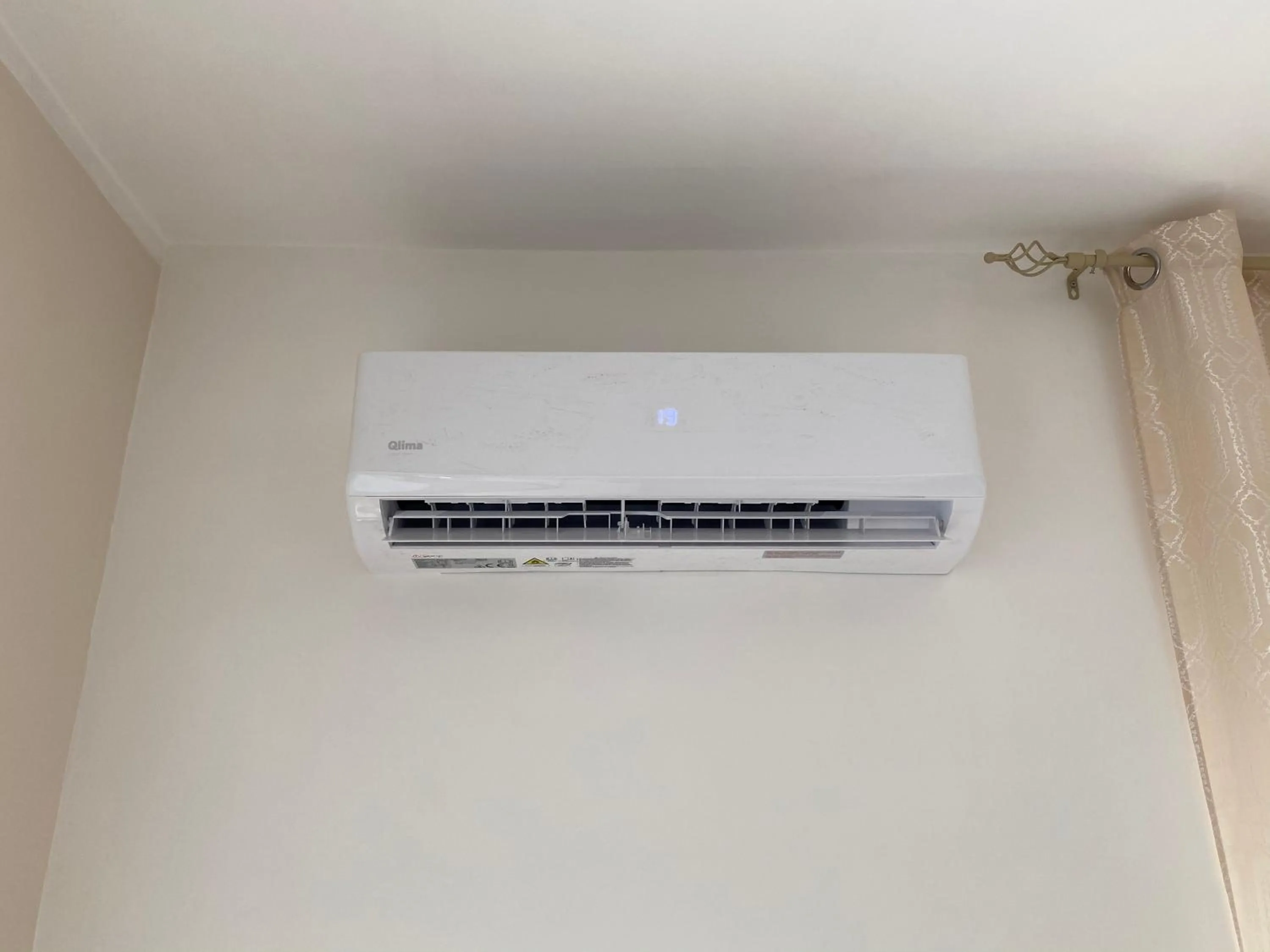 TV and multimedia in B&B Enjoy Happyness