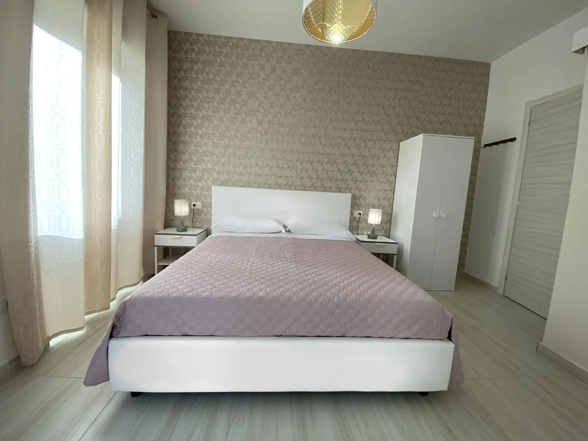 Bed in B&B Enjoy Happyness