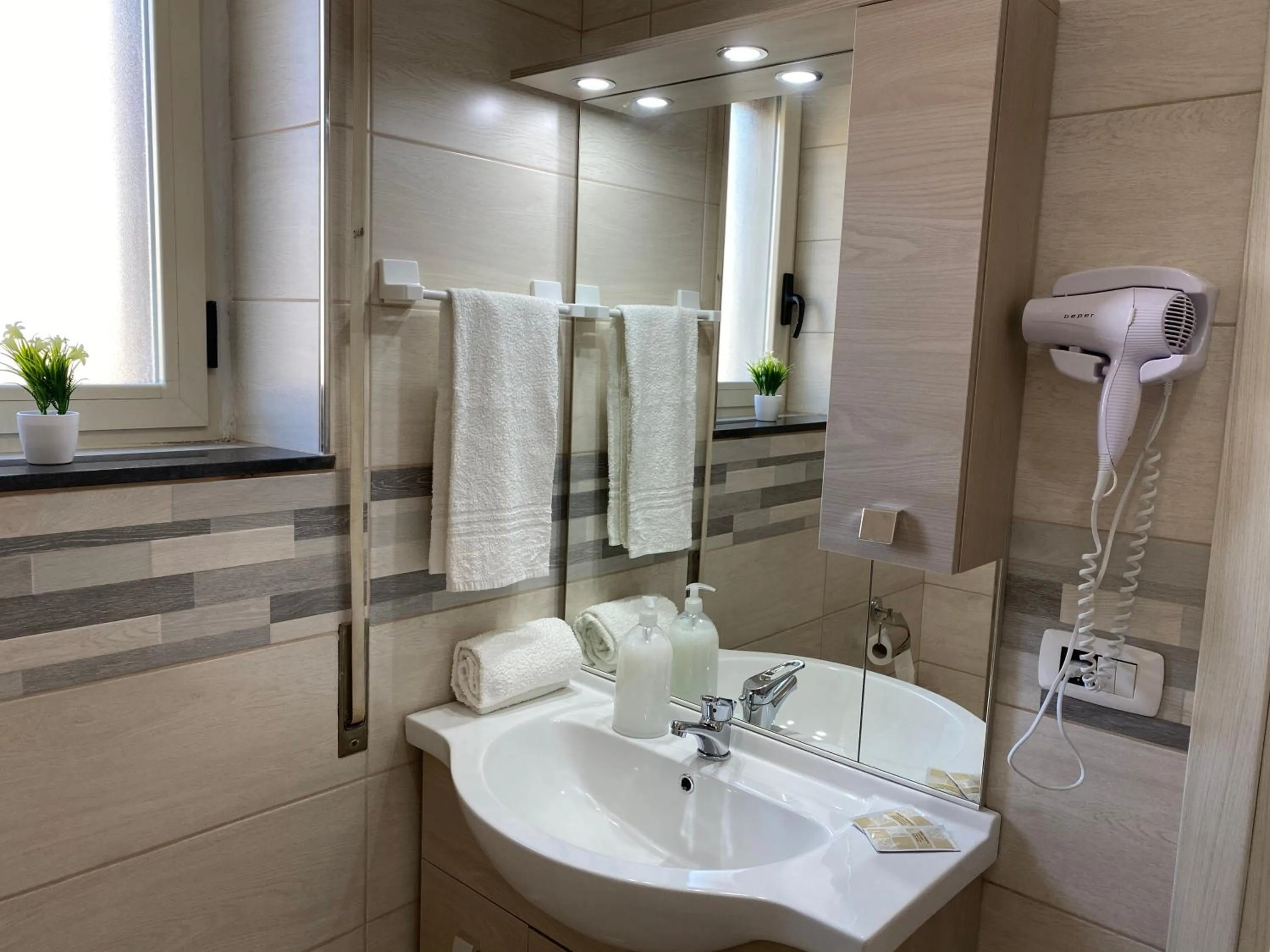 Bathroom in B&B Enjoy Happyness