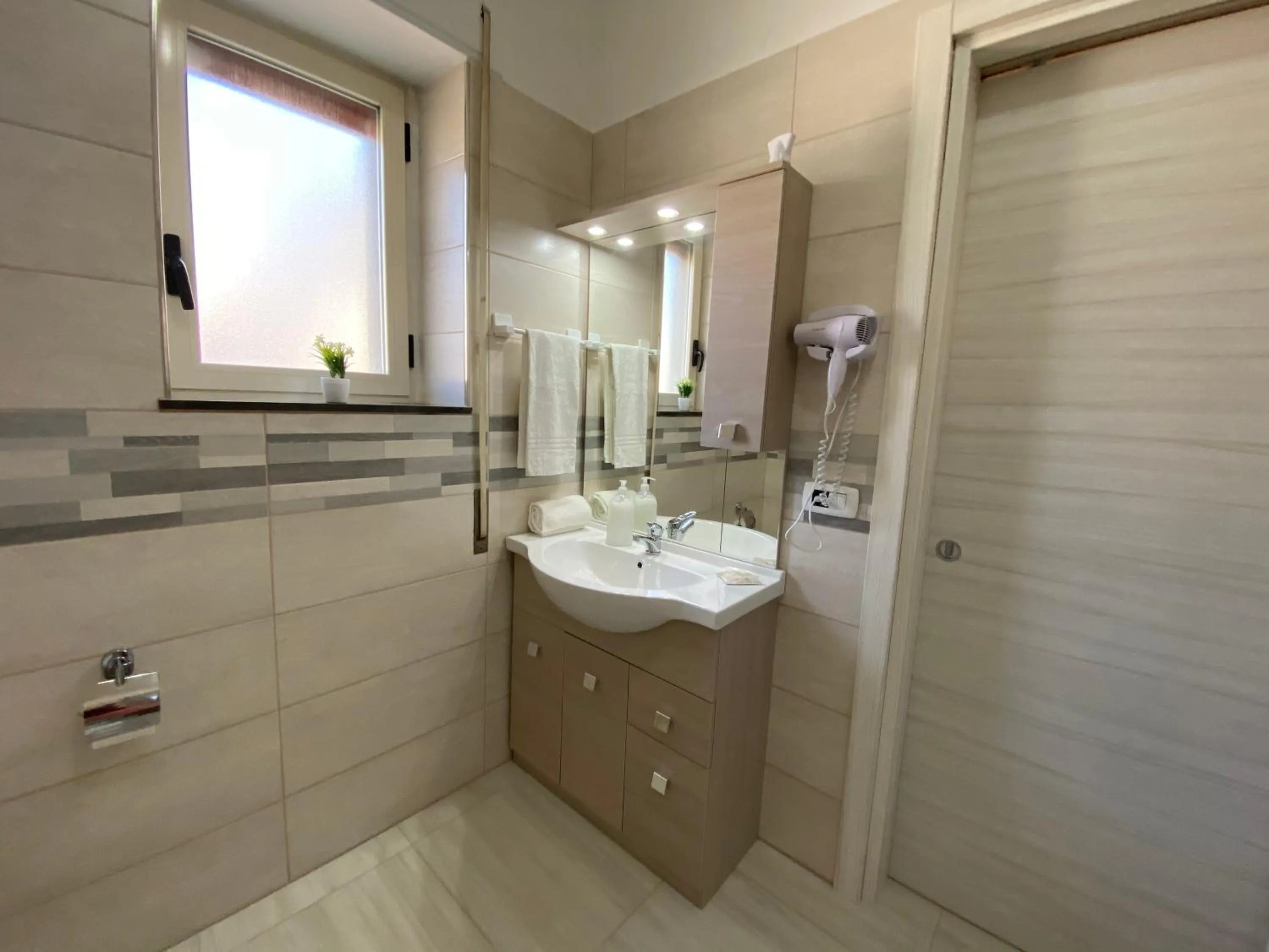 Bathroom in B&B Enjoy Happyness