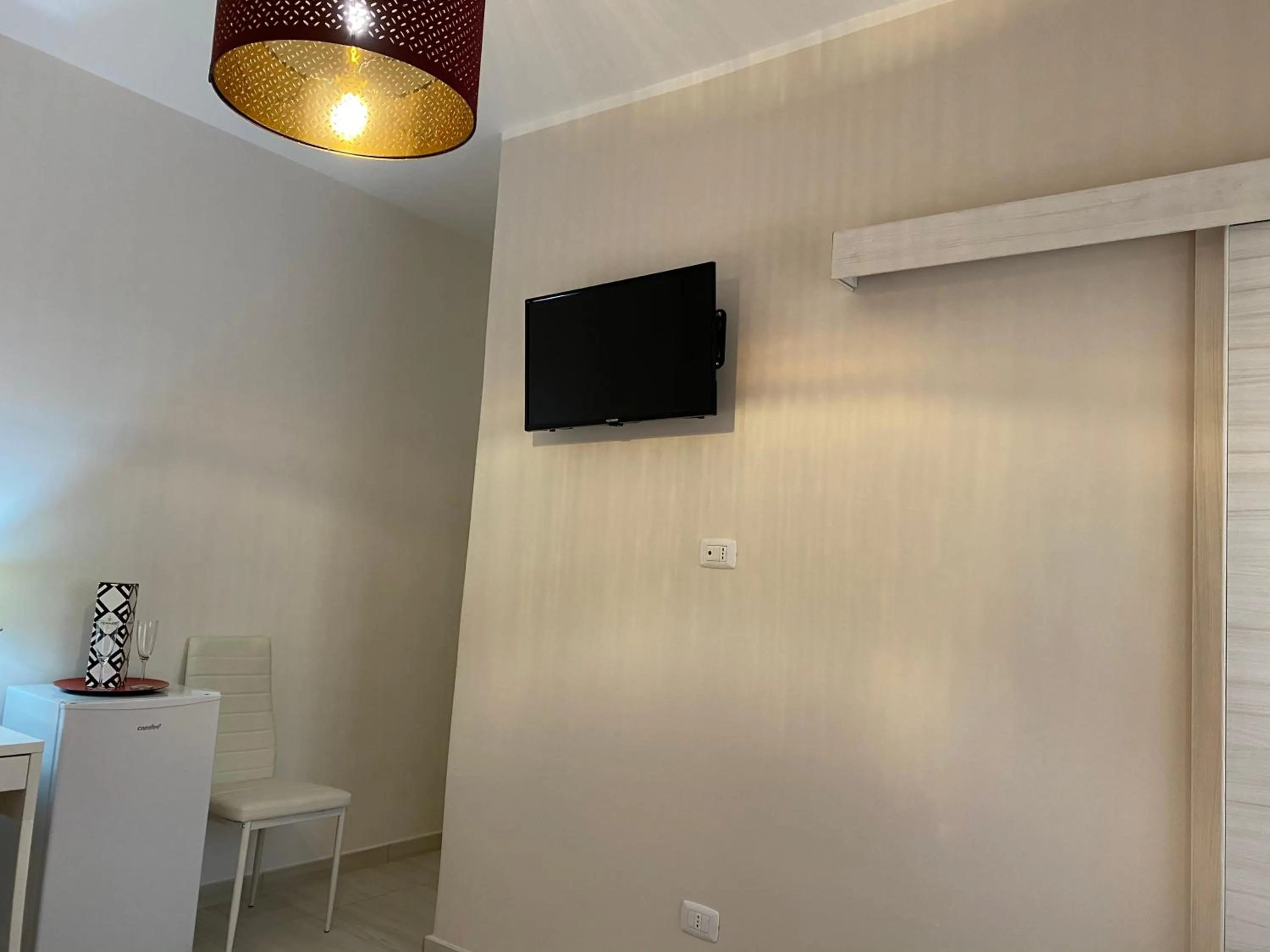 TV and multimedia in B&B Enjoy Happyness