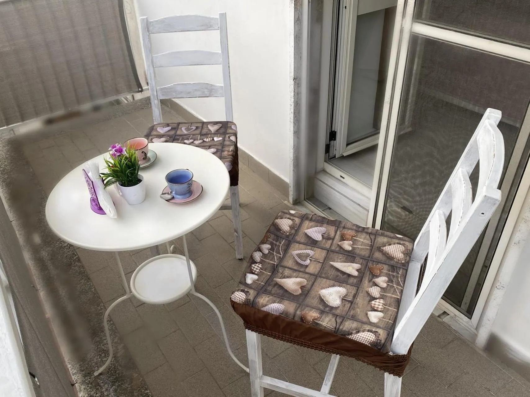 Patio in B&B Enjoy Happyness