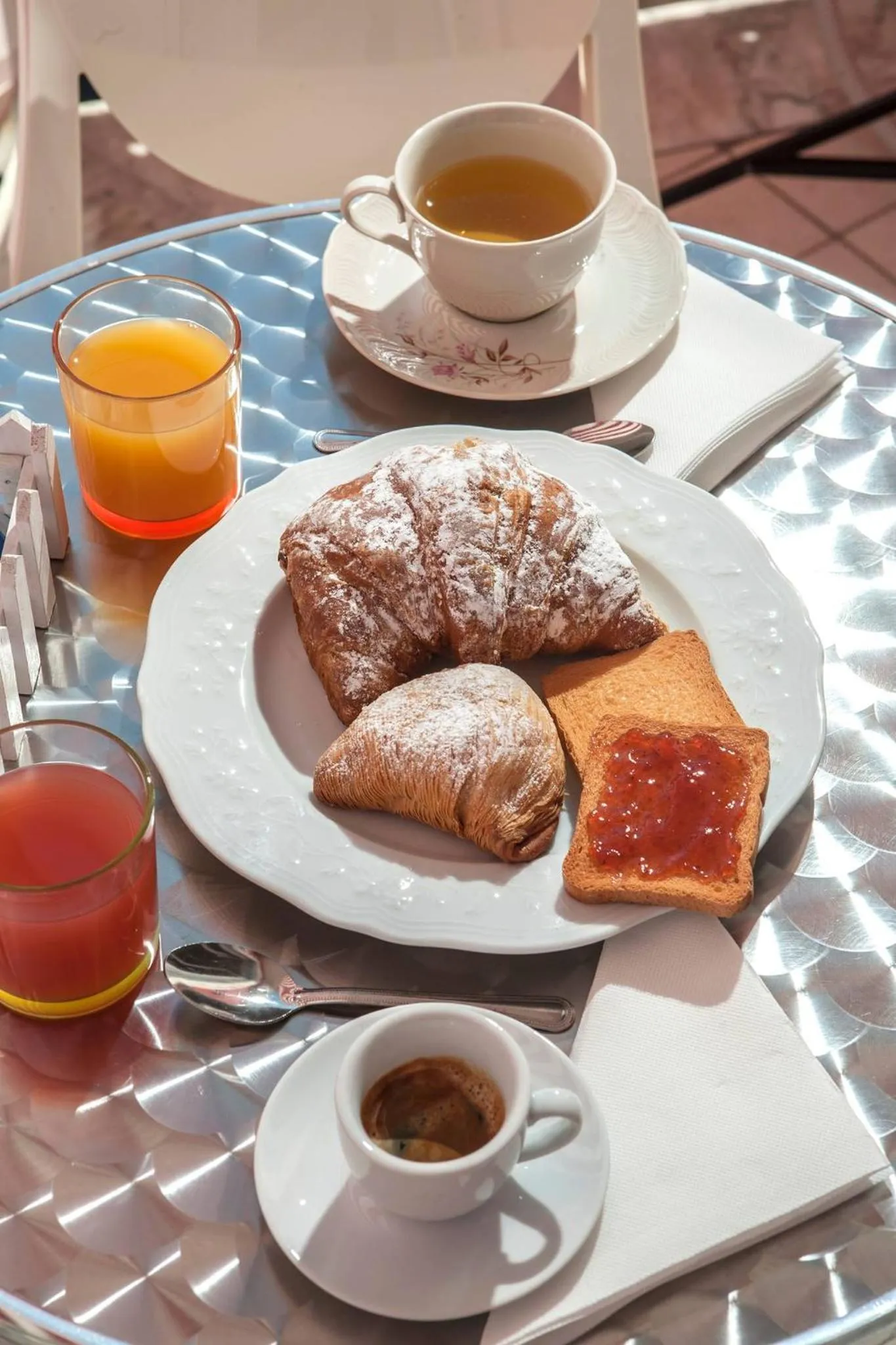 Italian breakfast in B&B Enjoy Happyness