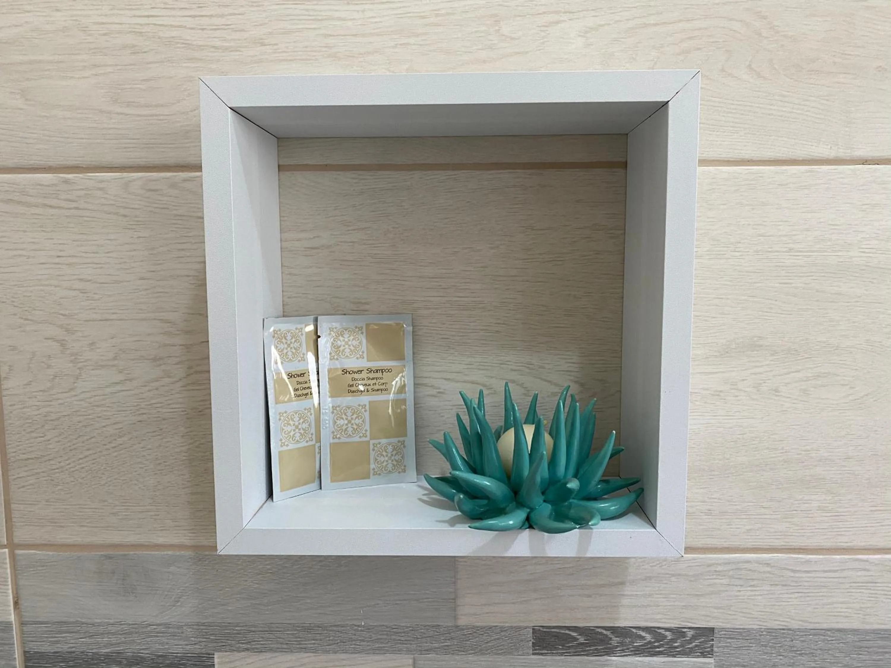 Bathroom in B&B Enjoy Happyness