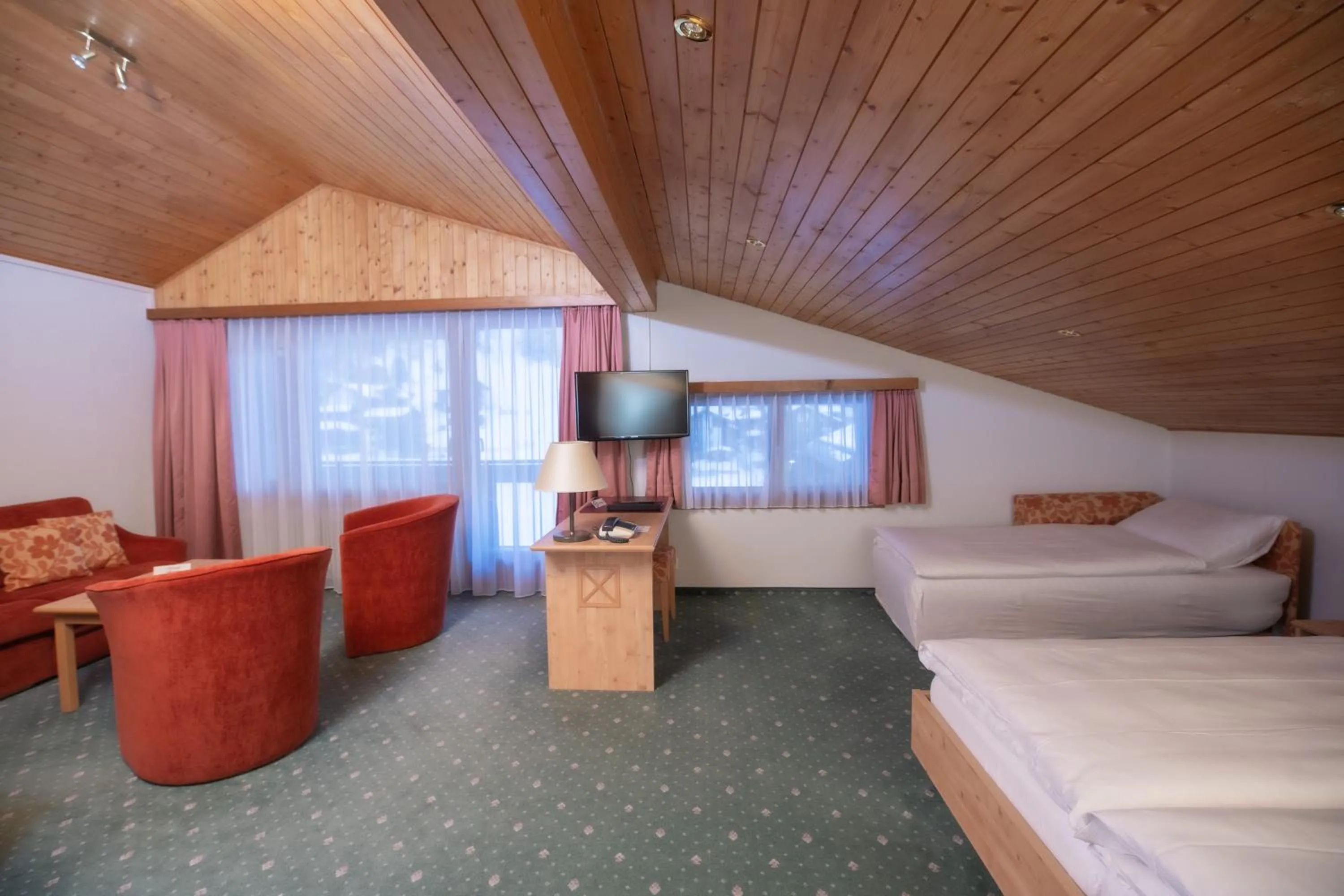 Bed in Hotel Alpenhof