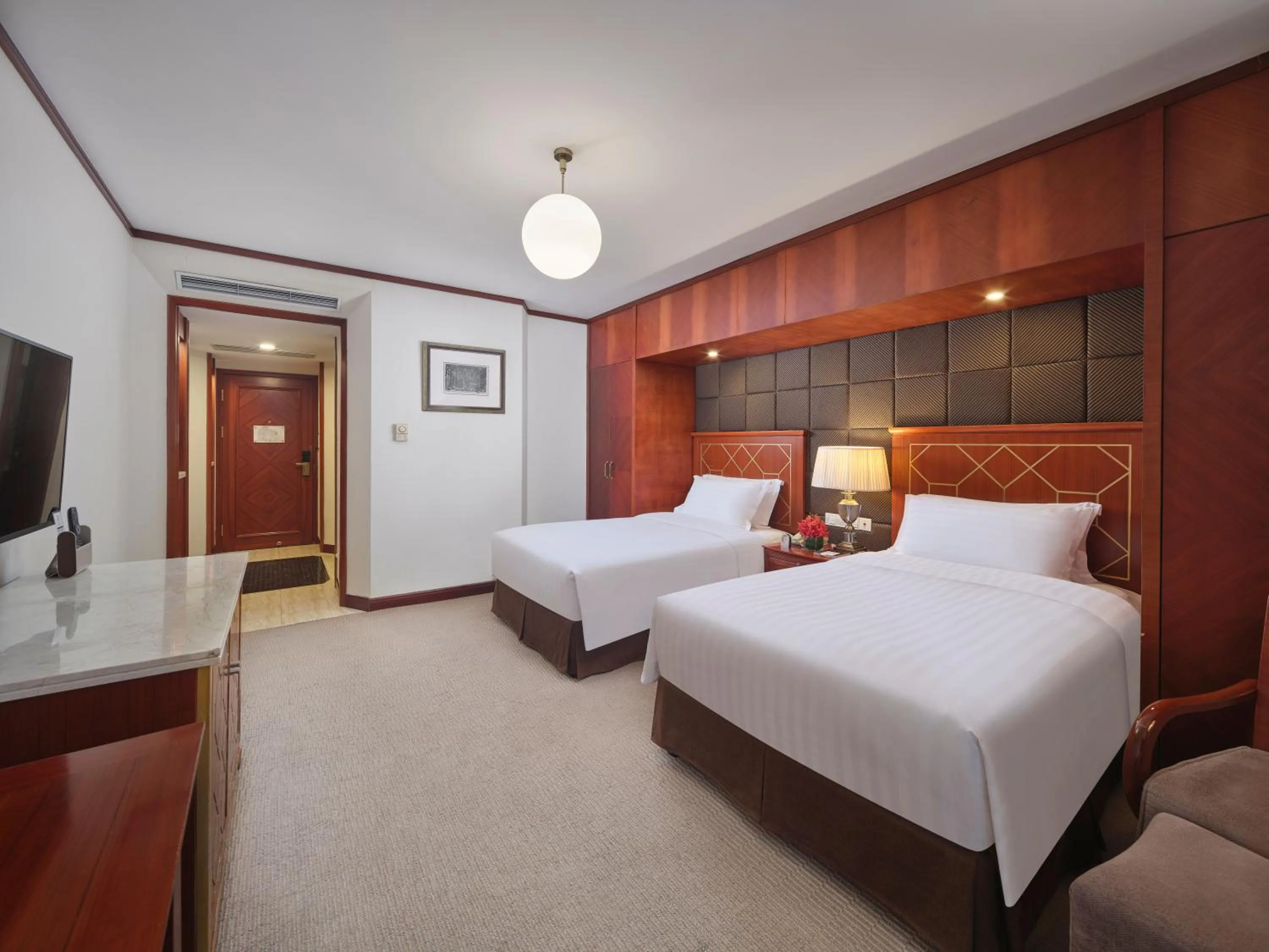 Bedroom, Bed in Shanghai Park Hotel