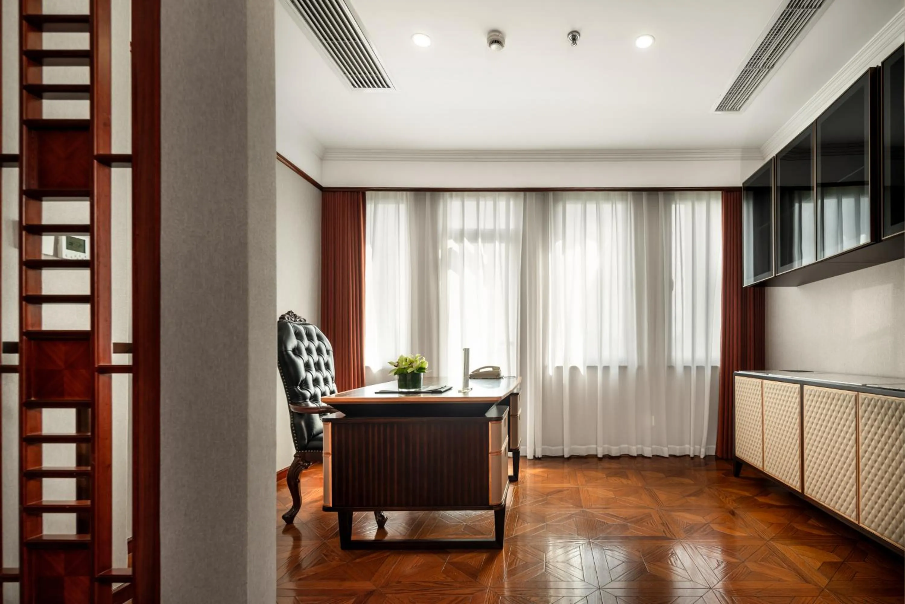 Living room in Shanghai Park Hotel