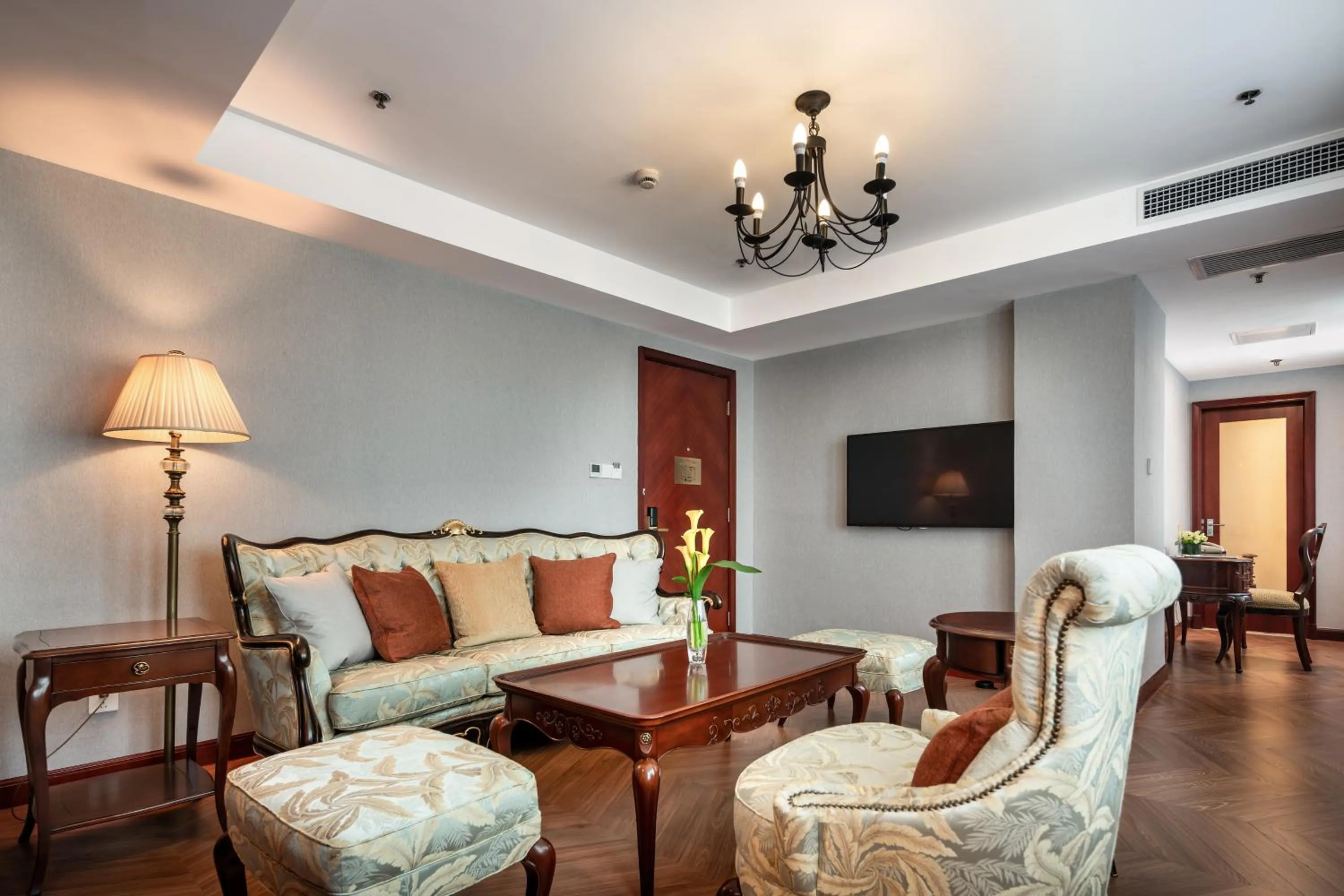 Living room in Shanghai Park Hotel