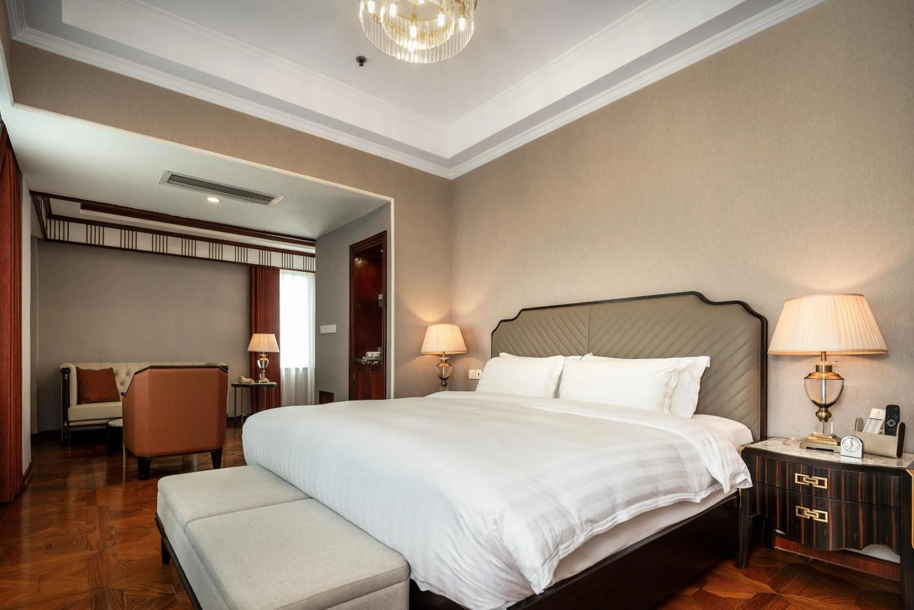 Bedroom, Bed in Shanghai Park Hotel