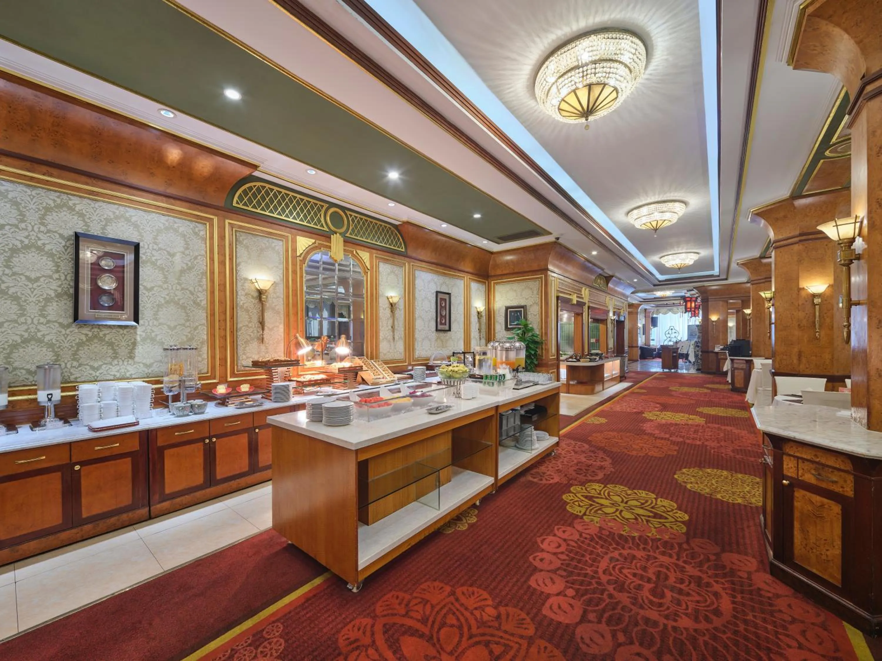 Restaurant/places to eat in Shanghai Park Hotel