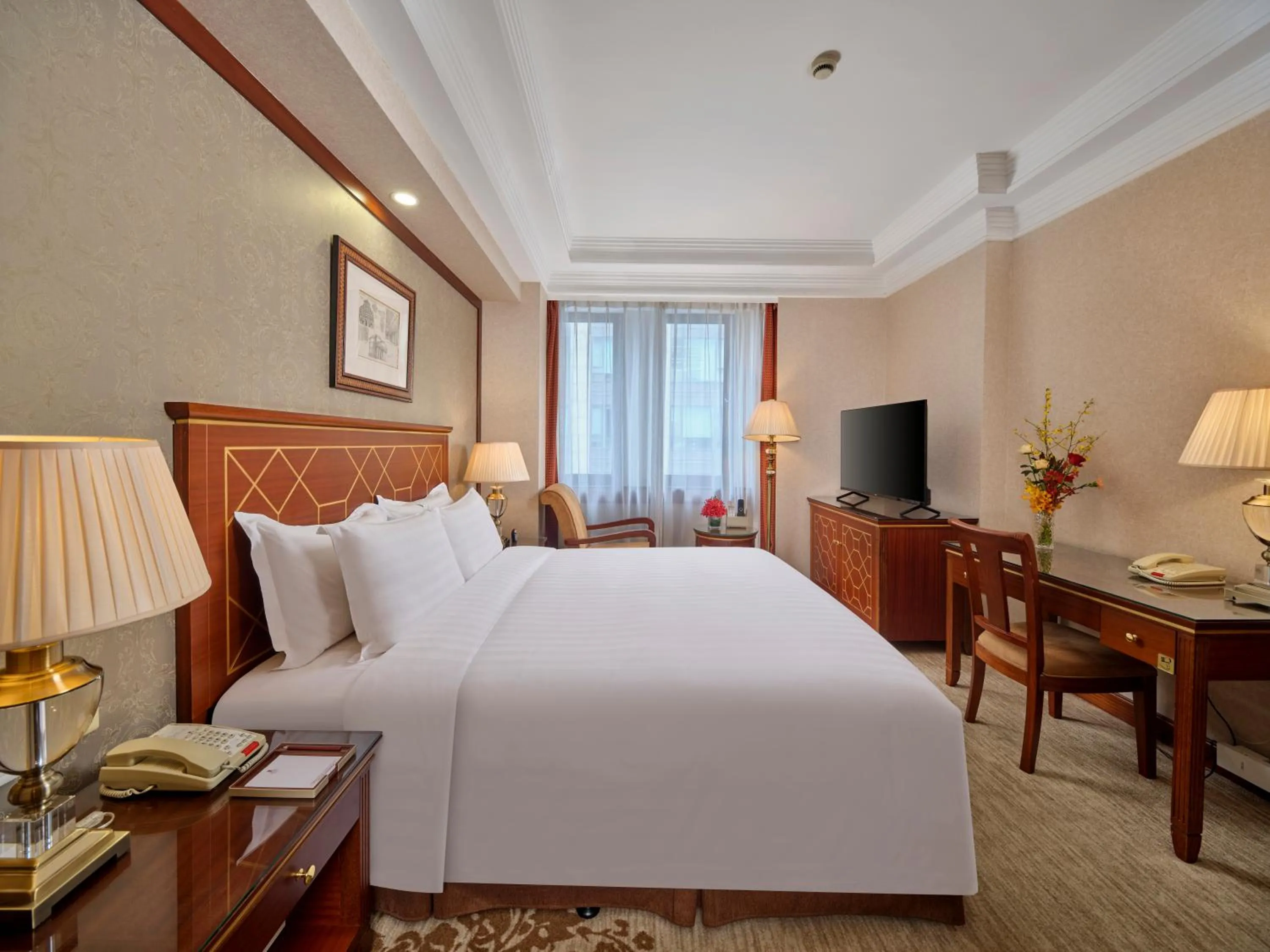 Bed in Shanghai Park Hotel