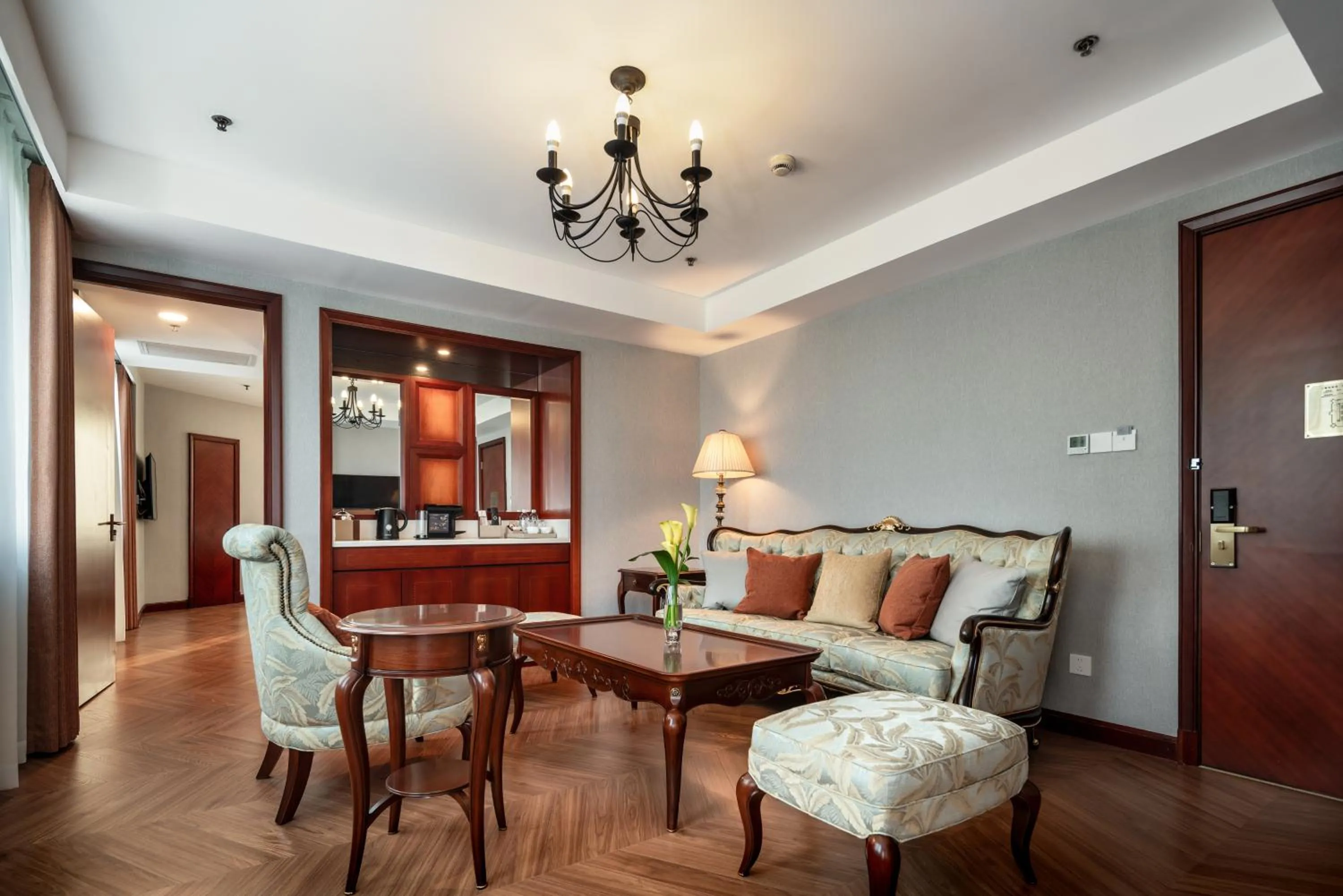 Living room in Shanghai Park Hotel