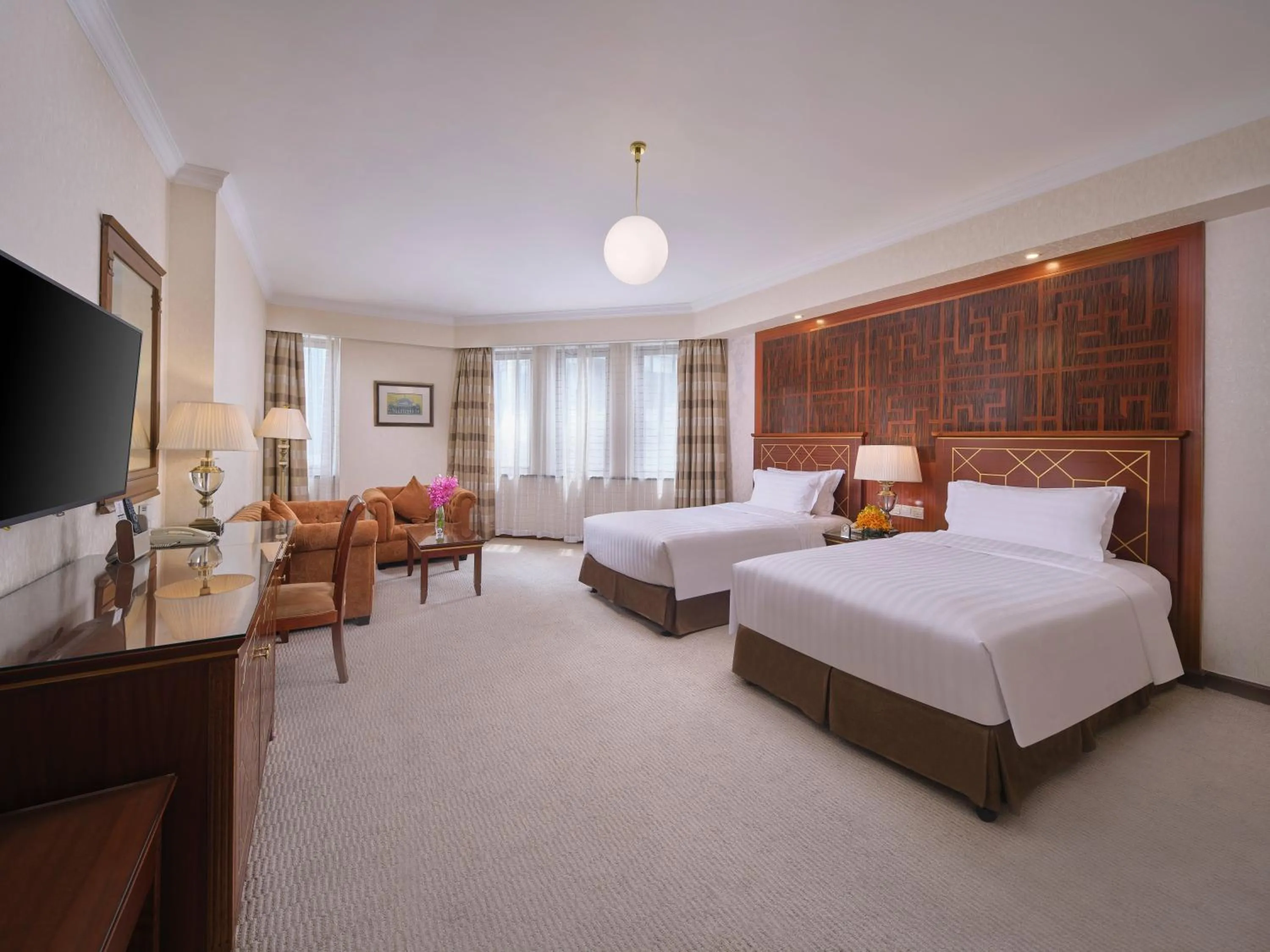 Bedroom, Bed in Shanghai Park Hotel