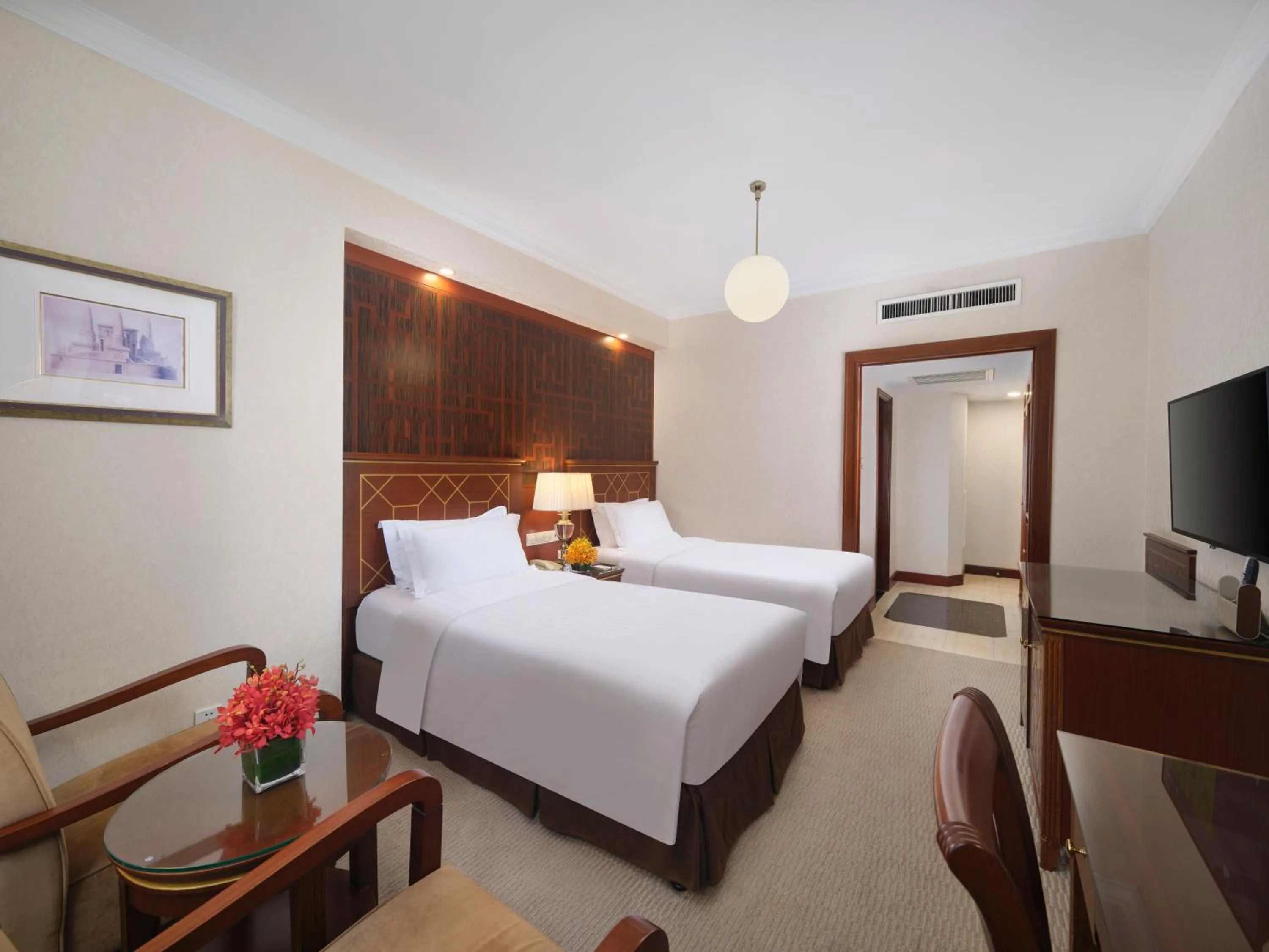 Bedroom, Bed in Shanghai Park Hotel