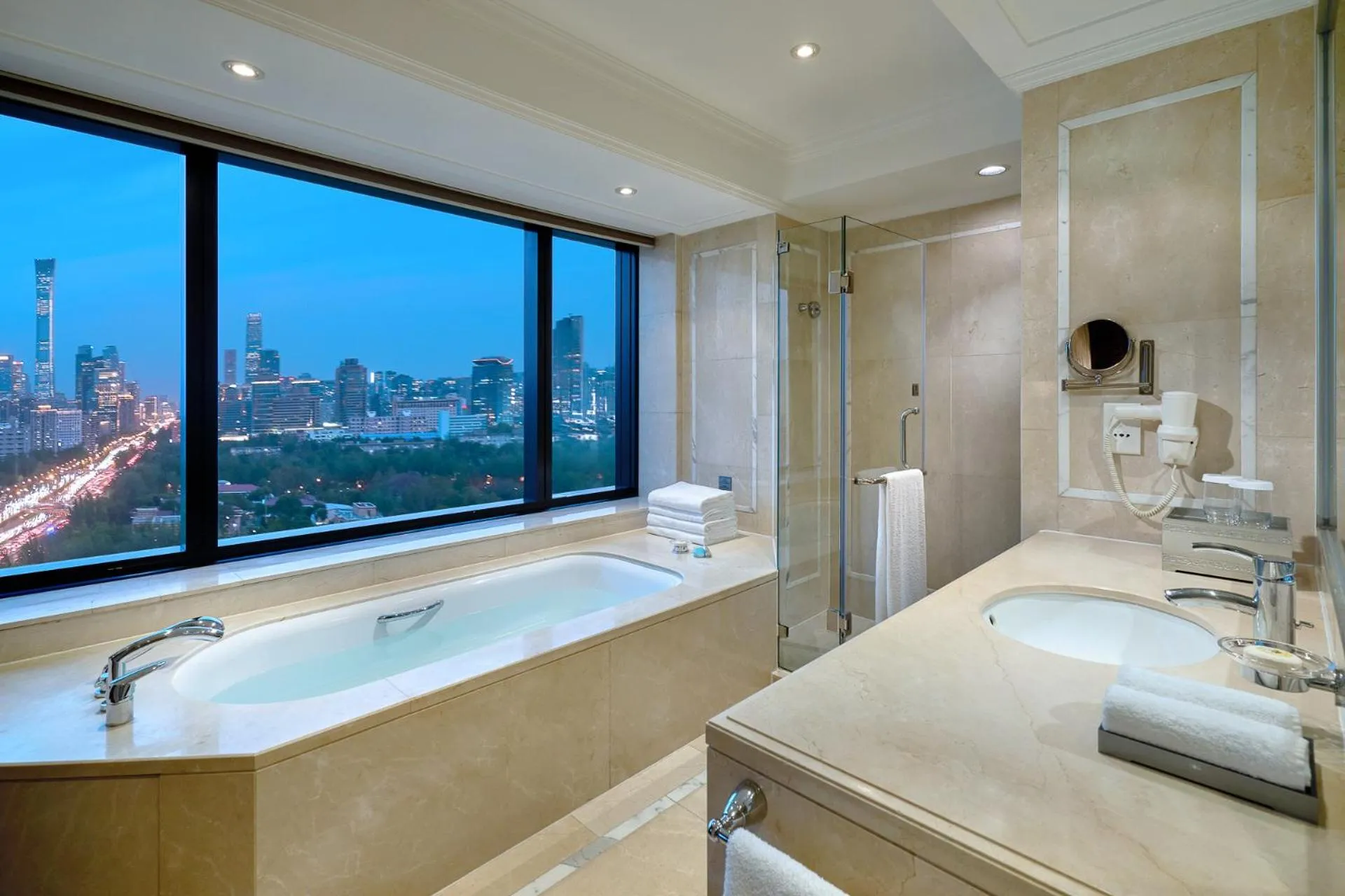 Bathroom in The Kunlun Beijing Jin Jiang Radisson