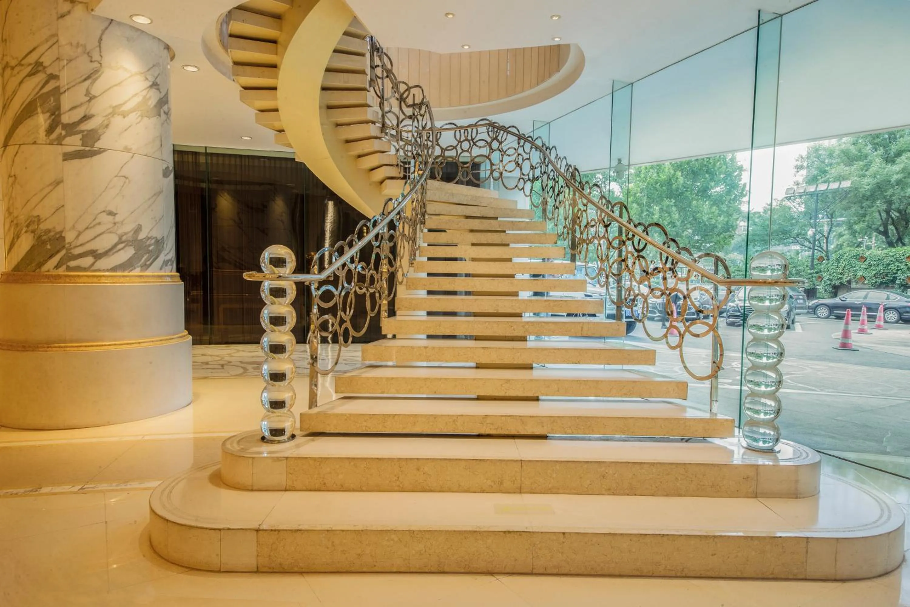 Lobby or reception in The Kunlun Beijing Jin Jiang Radisson