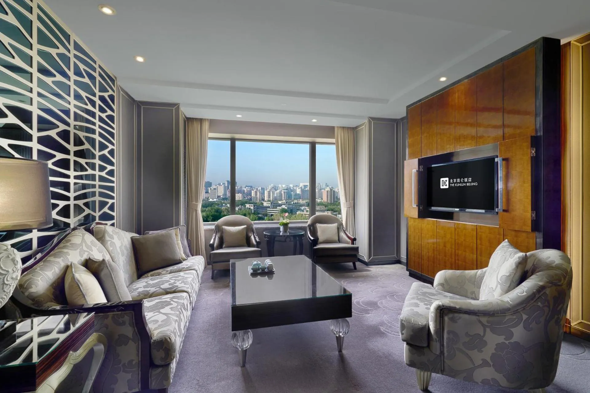 Living room in The Kunlun Beijing Jin Jiang Radisson