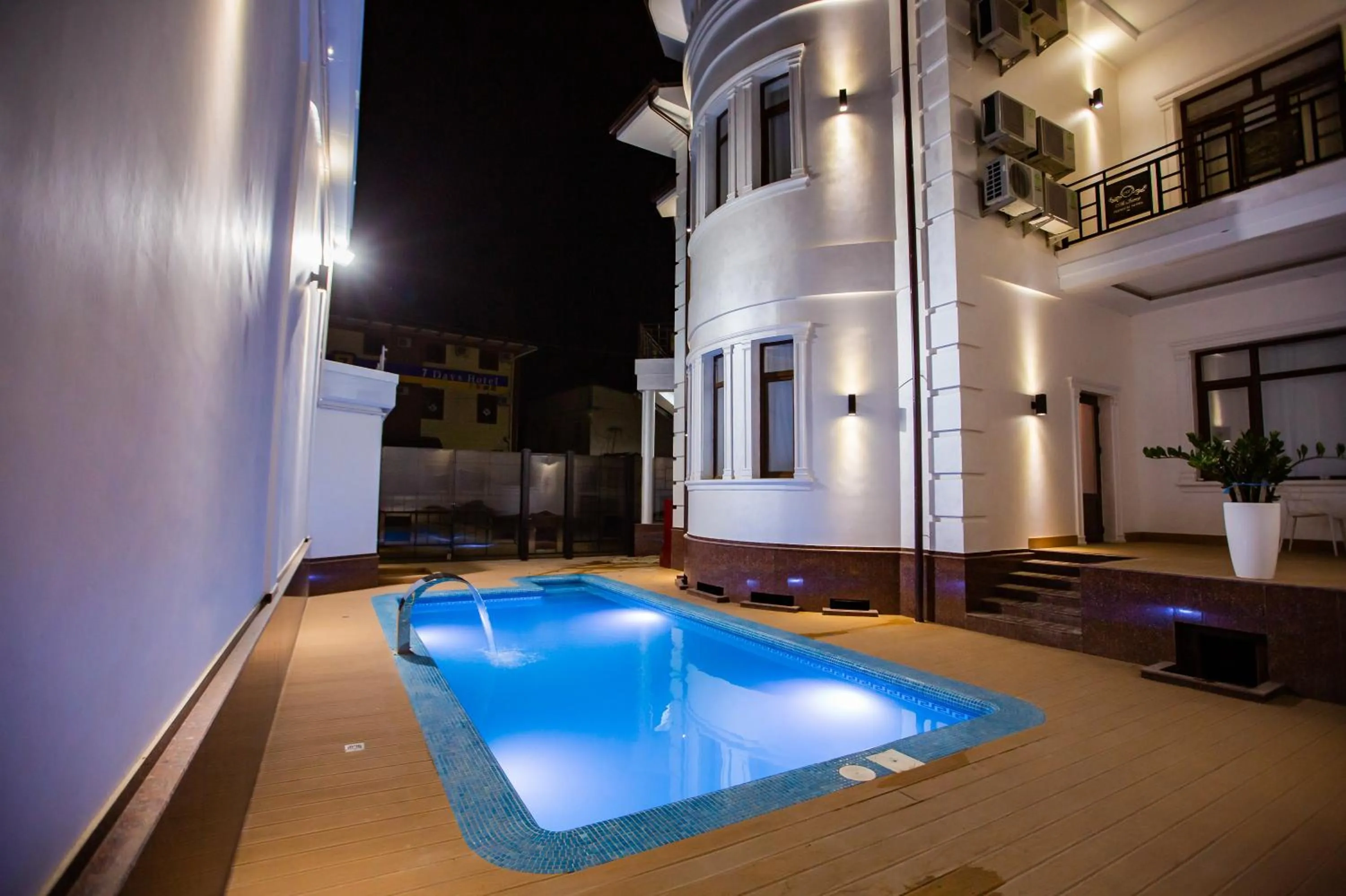 Pool view in Hotel Ak Saray