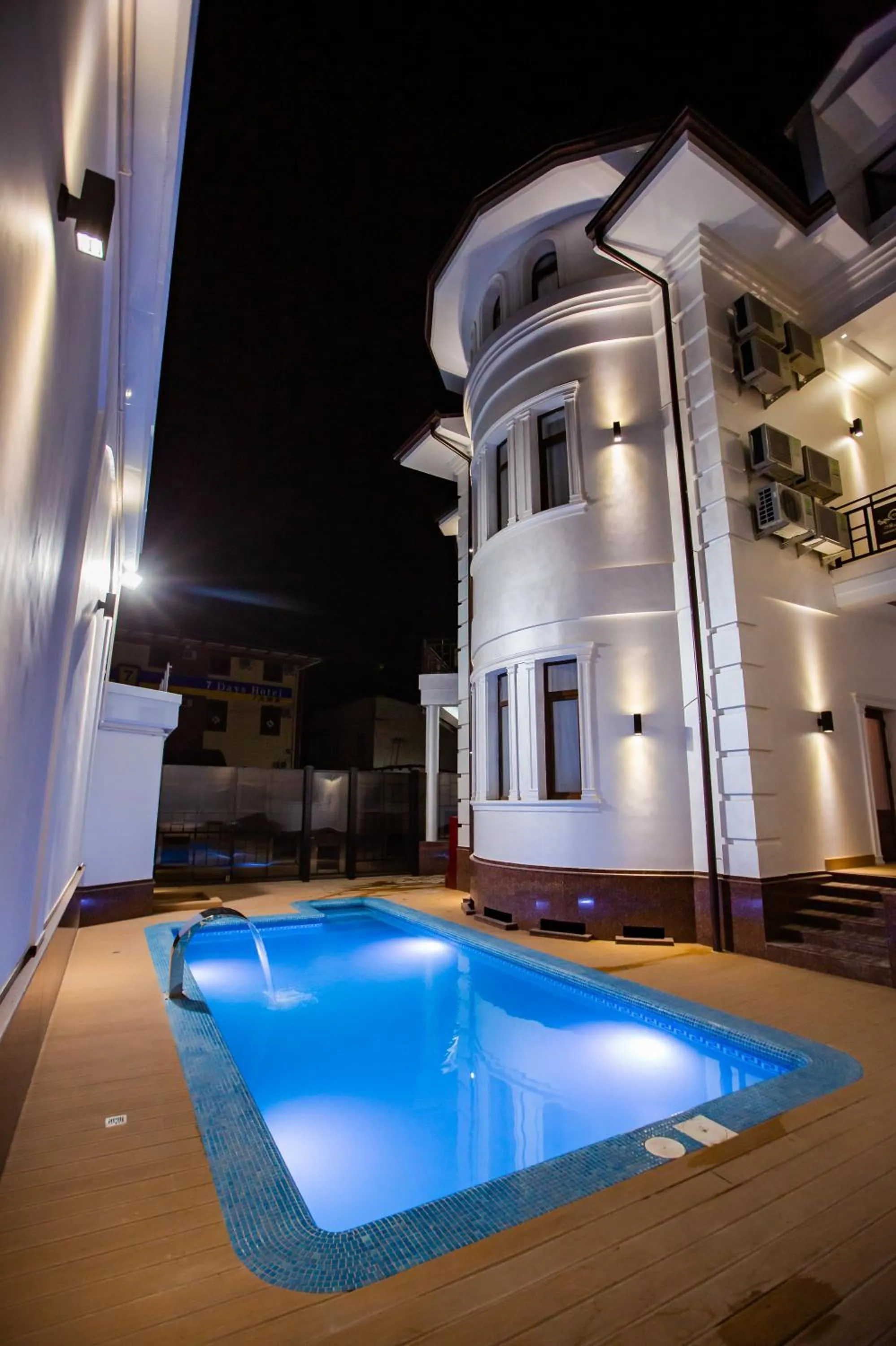 Pool view in Hotel Ak Saray