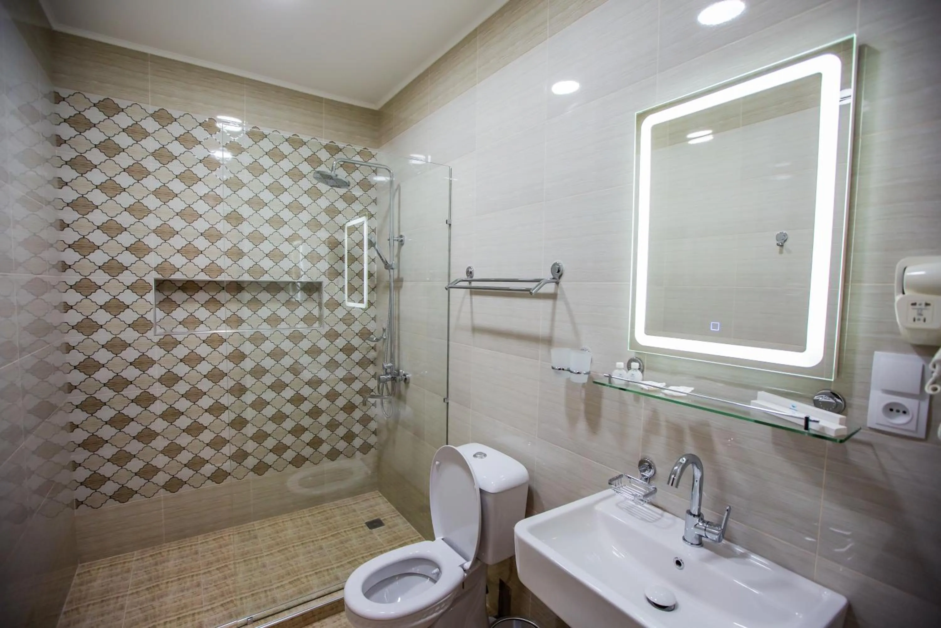 Shower in Hotel Ak Saray