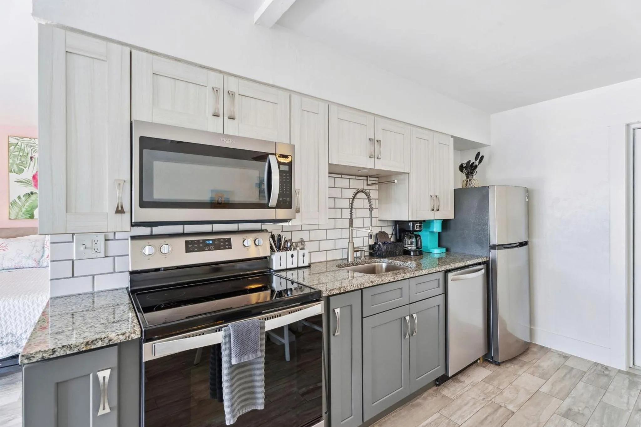 Kitchen or kitchenette in Off the Charts Inn