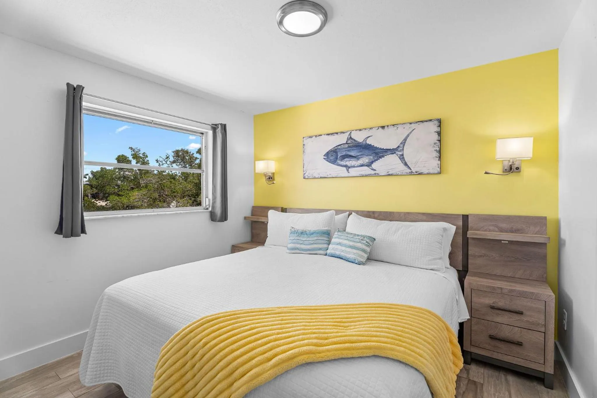 Bedroom, Bed in Off the Charts Inn